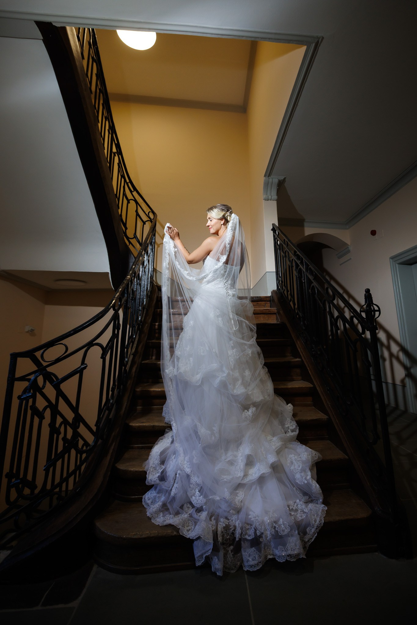 Fotograf de nuntă în Elveția – portret de cuplu la Château de Vaulruz
