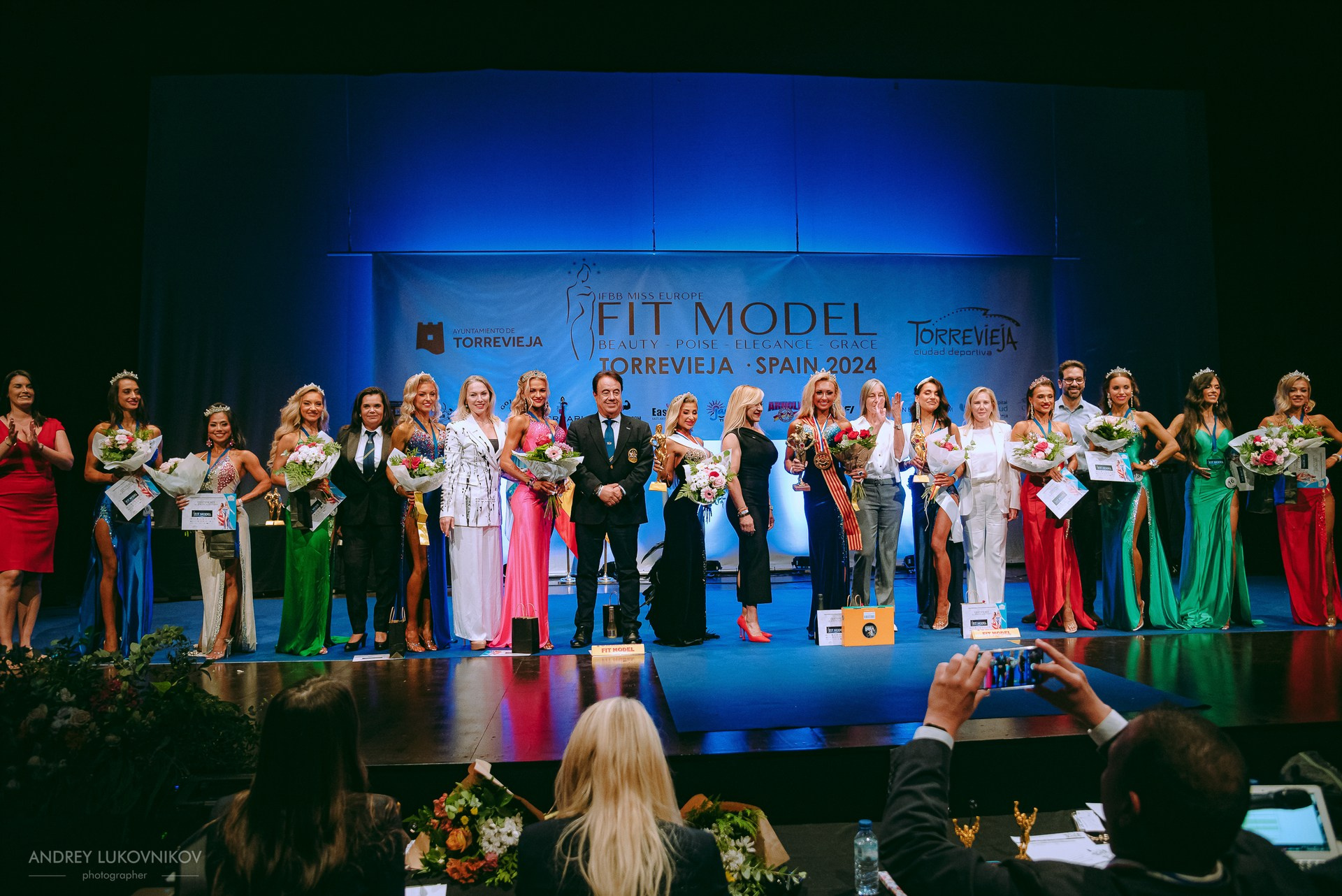 Sesión fotográfica de reportaje para el concurso internacional IFBB Miss Fit Model Europe 2024 en Torrevieja | Fotógrafo Andrey Lukovnikov