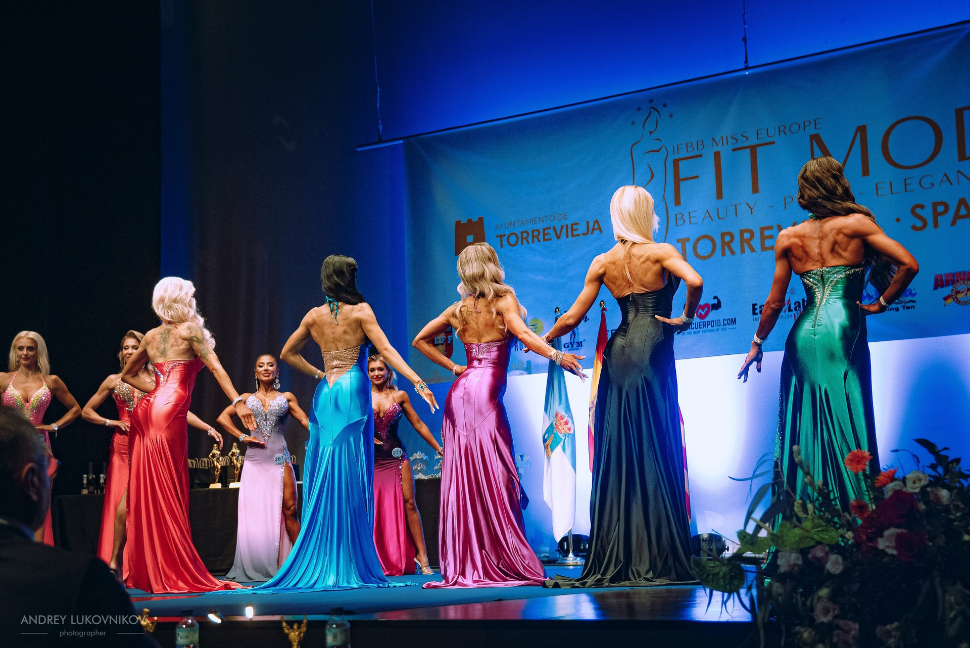 Sesión fotográfica de reportaje para el concurso internacional IFBB Miss Fit Model Europe 2024 en Torrevieja | Fotógrafo Andrey Lukovnikov