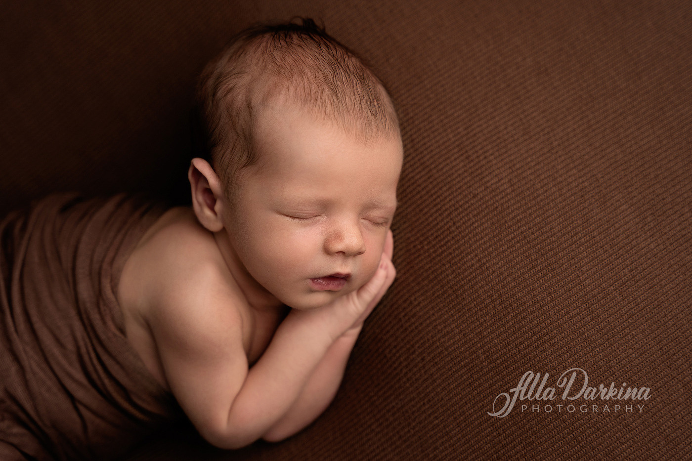 Newborn session price guide. Newborn and family photographer. Hills District. Sydney