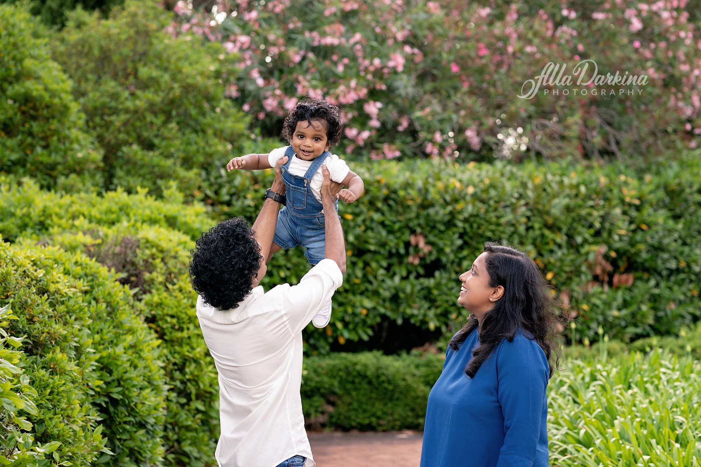 Family session price guide. Newborn and family photographer. Hills District. Sydney