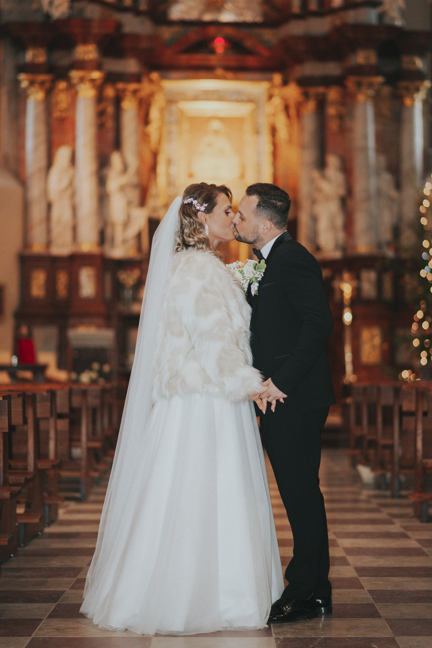 Vestuvių fotosesija, ceremonija, Vestuvių pasiruošimo fotografavimas. Vestuvių fotografas Vilnius Trakai kaina vestuvių fotografavimas fotografė personal.lt photogrpahy kainos jaunoji jaunikis nuotaka santuoka vestuvės, profesionali natūrali meninė reportažinė klasikinė fotosesija