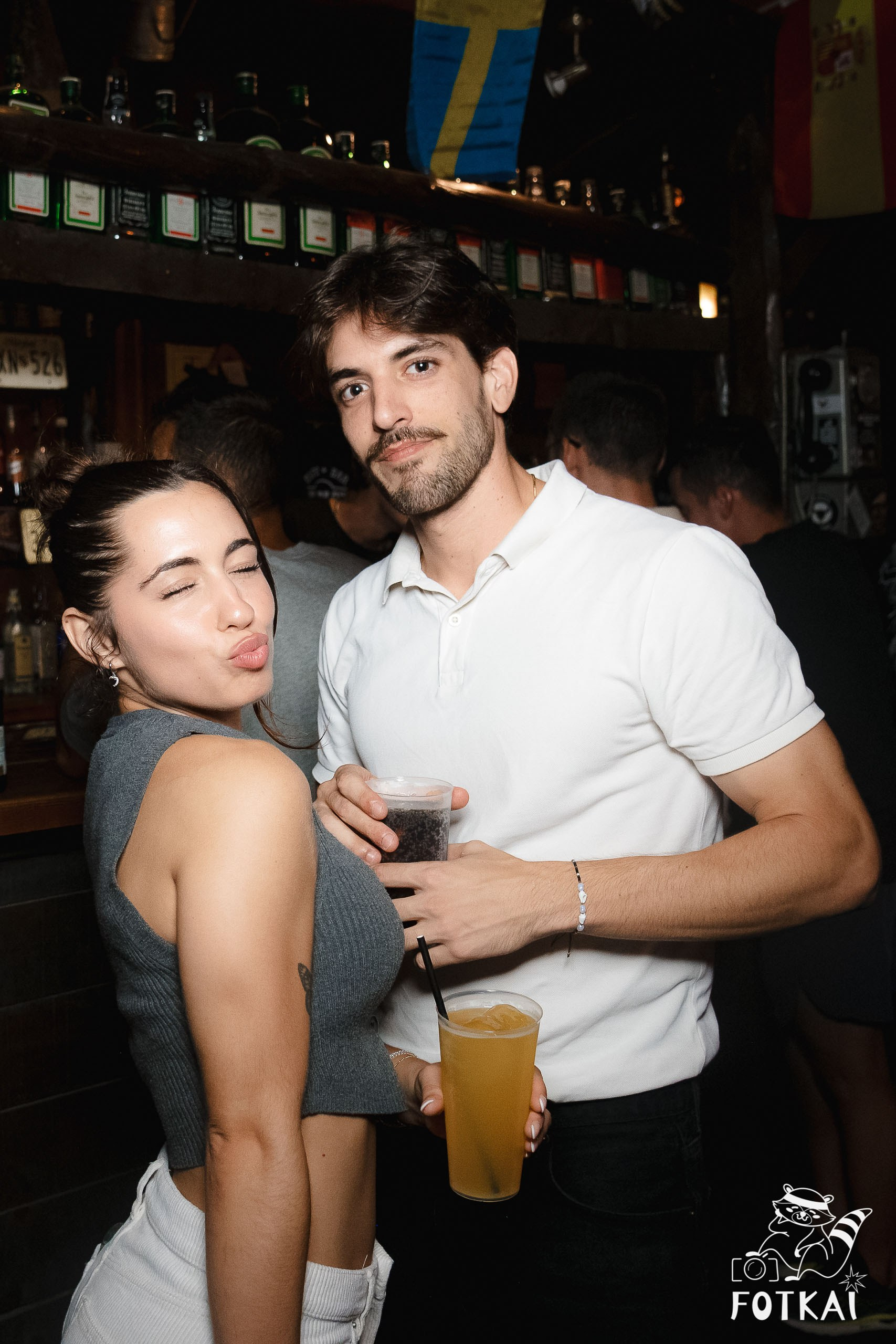 Fiesta Víspera de Festivo en El Paso Rock Bar – Hip Hop Old School | Reportaje fotográfico 08.10.2025 | FOTKAI