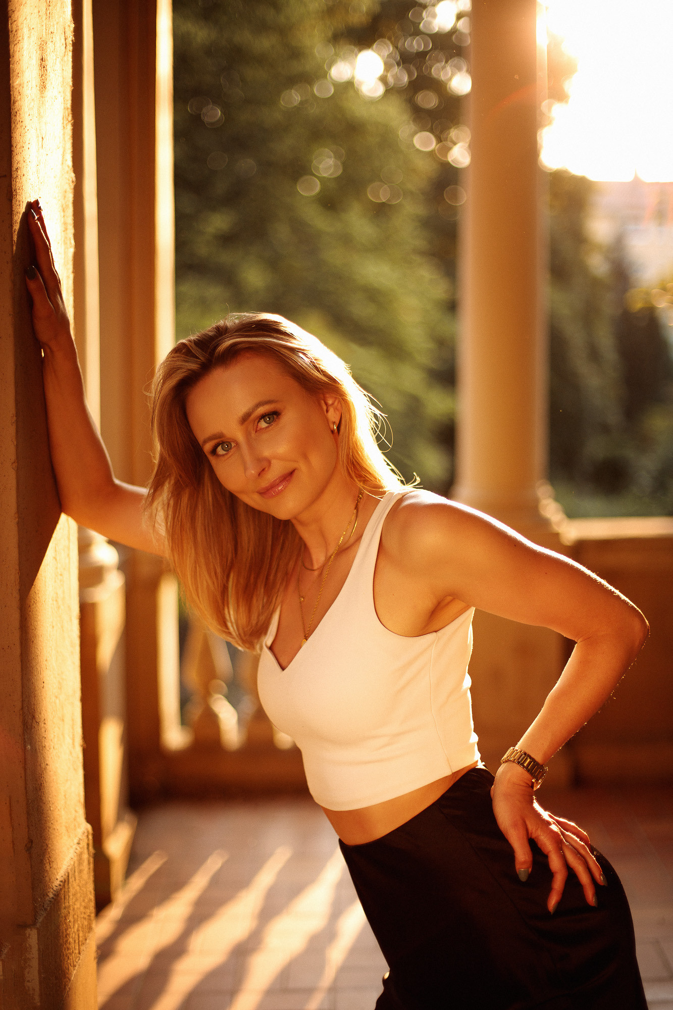 Outdoor Fotoshooting bei Sonnenuntergang. Frauen Fotografie in Heilbronn, Stuttgart, Heidelberg, Öhringen.