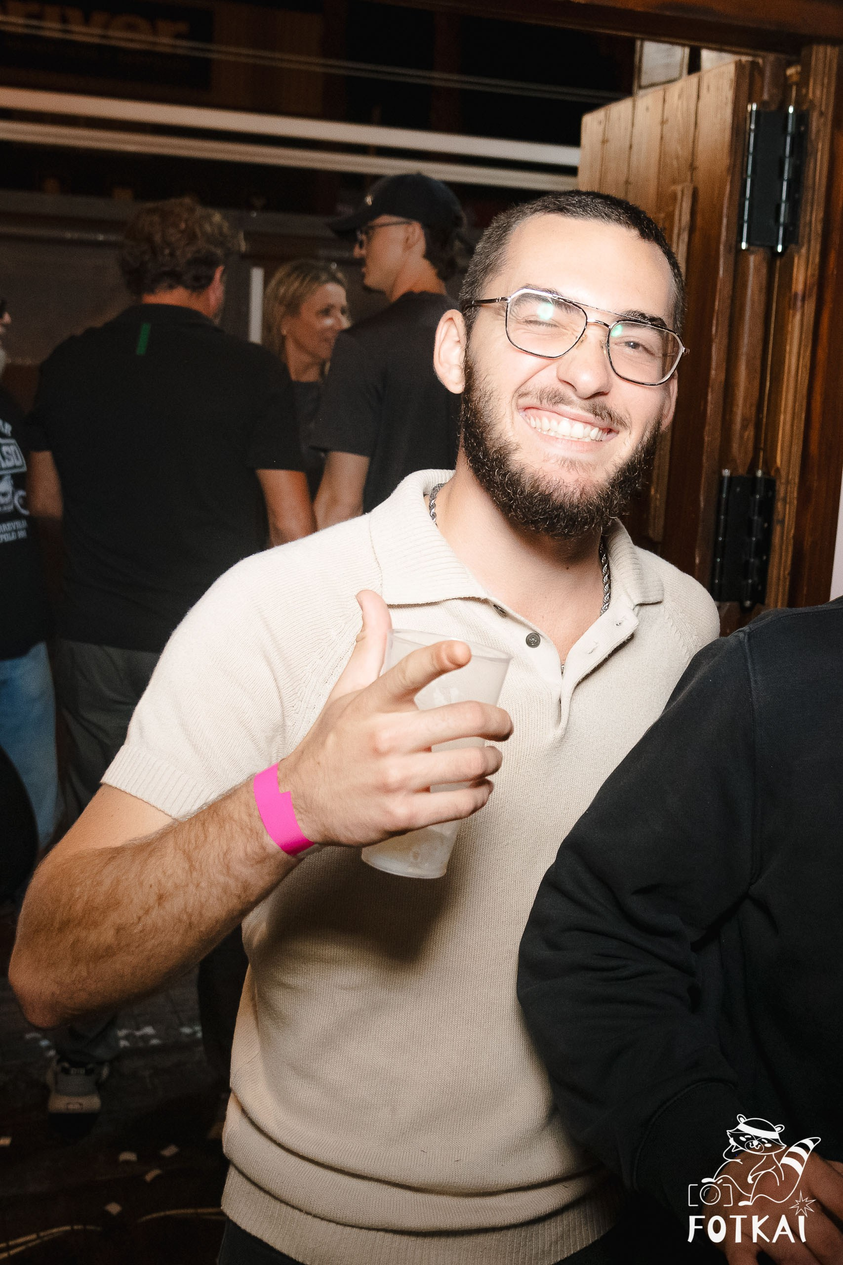 Fiesta Víspera de Festivo en El Paso Rock Bar – Hip Hop Old School | Reportaje fotográfico 08.10.2025 | FOTKAI