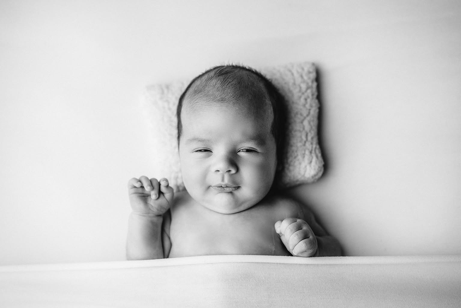 Ședinte foto nou-născuți. Alina Leșan — Fotografie de nou născut, maternitate și familie