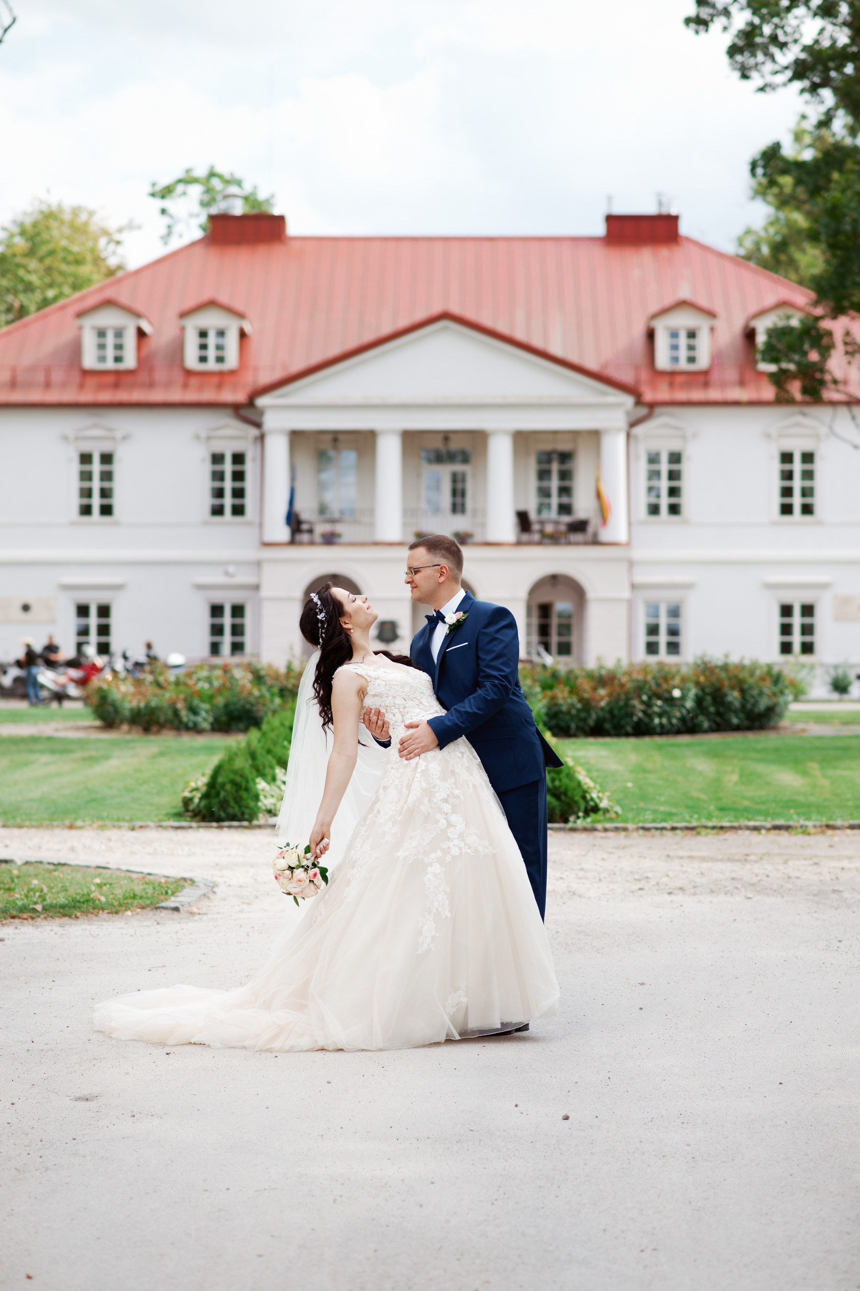 Vestuvių fotosesija, ceremonija, Vestuvių pasiruošimo fotografavimas. Vestuvių fotografas Vilnius Trakai kaina vestuvių fotografavimas fotografė personal.lt photogrpahy kainos jaunoji jaunikis nuotaka santuoka vestuvės, profesionali natūrali meninė reportažinė klasikinė fotosesija, vestuvių fotosesija gamtoje dvare