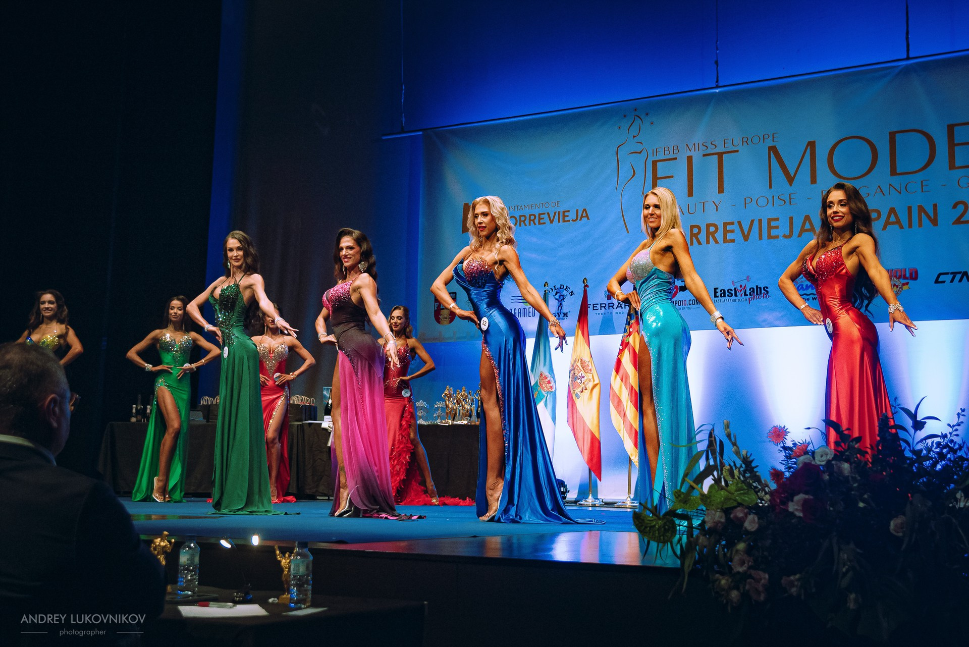 Sesión fotográfica de reportaje para el concurso internacional IFBB Miss Fit Model Europe 2024 en Torrevieja | Fotógrafo Andrey Lukovnikov