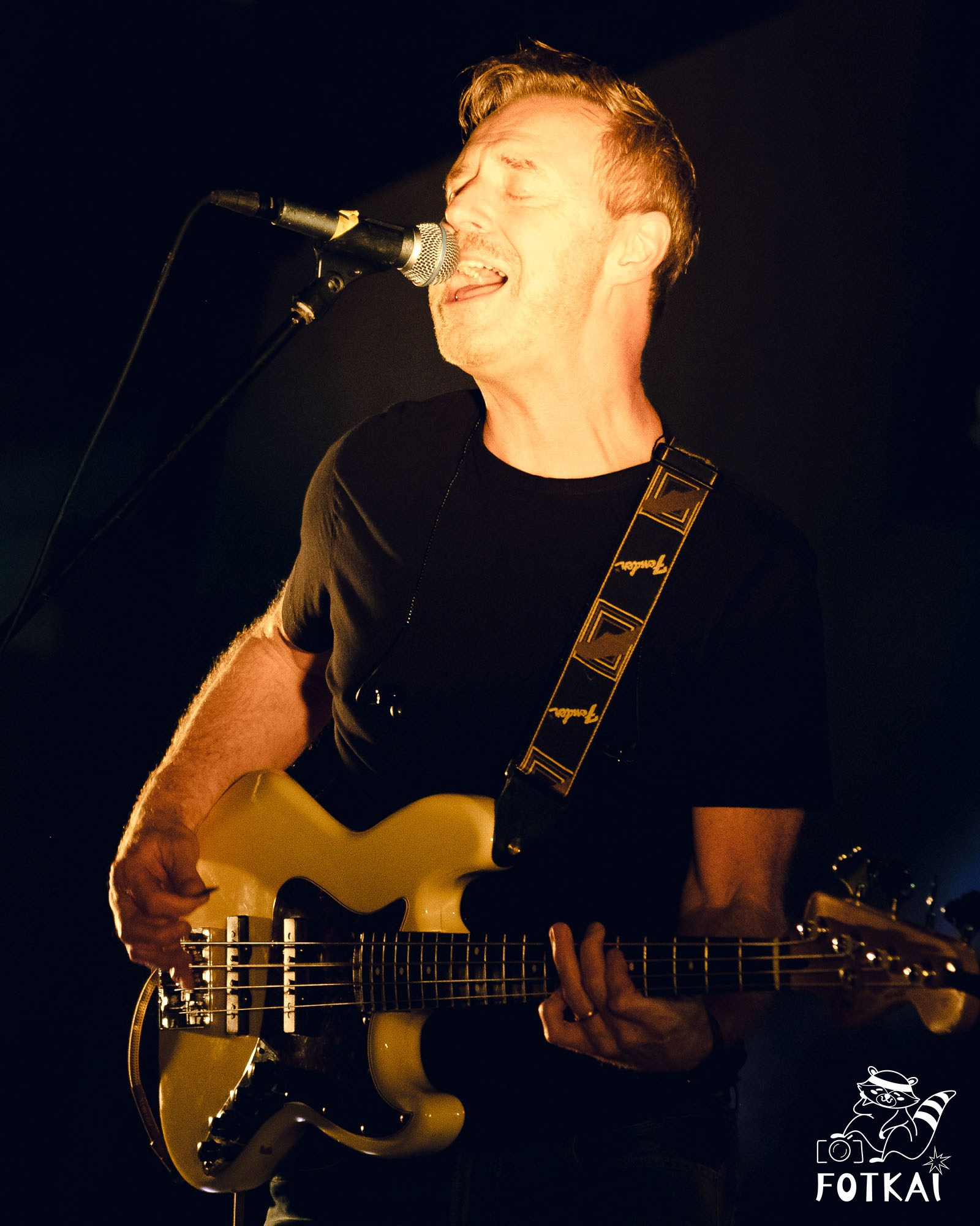 Greg Bannis y Bryan Adams UK conquistan San Fulgencio con una noche de rock, soul y energía imparable | FOTKAI