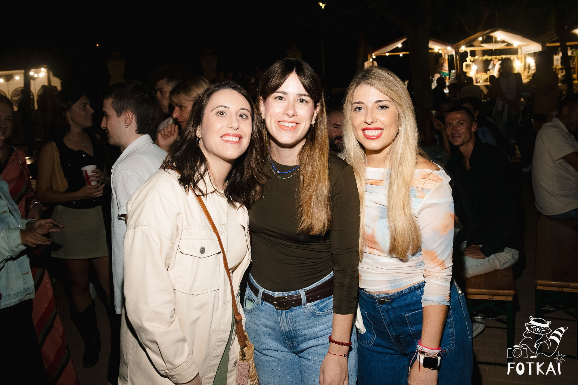 Фотоотчёт Street Food Market Torrevieja — Seguridad Social & Las Hienas DJs | FOTKAI