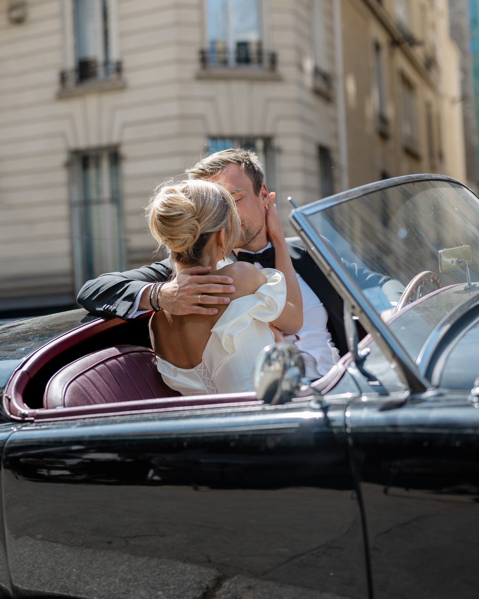 Parijs elopement met elegante trouwjurk - Kapture Fotografie