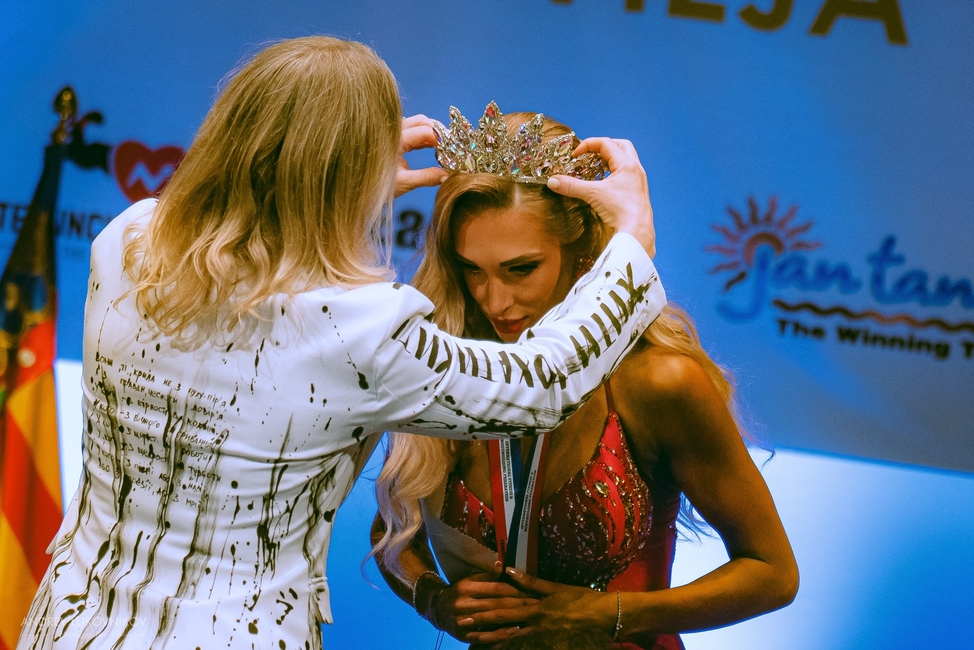 Sesión fotográfica de reportaje para el concurso internacional IFBB Miss Fit Model Europe 2024 en Torrevieja | Fotógrafo Andrey Lukovnikov