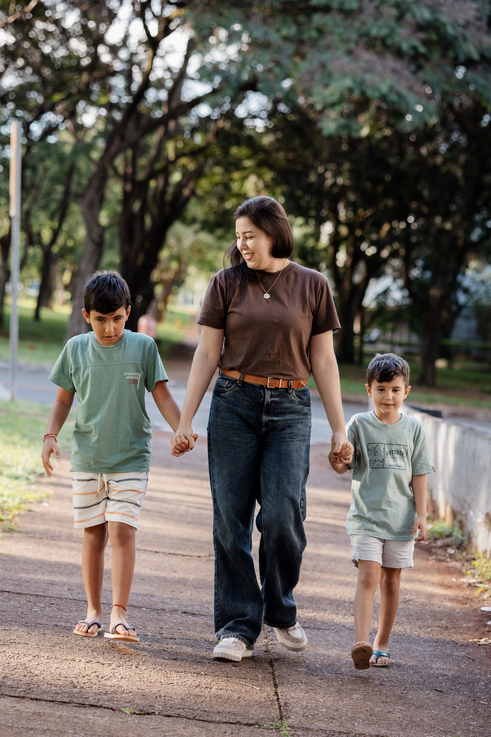 Ensaio mãe e filhos em Brasília • Asa Norte | Fotografia de Família. Fotógrafa em Brasília e Recife | Ensaios de família, gestante e festas infantis — Ize Fotografia