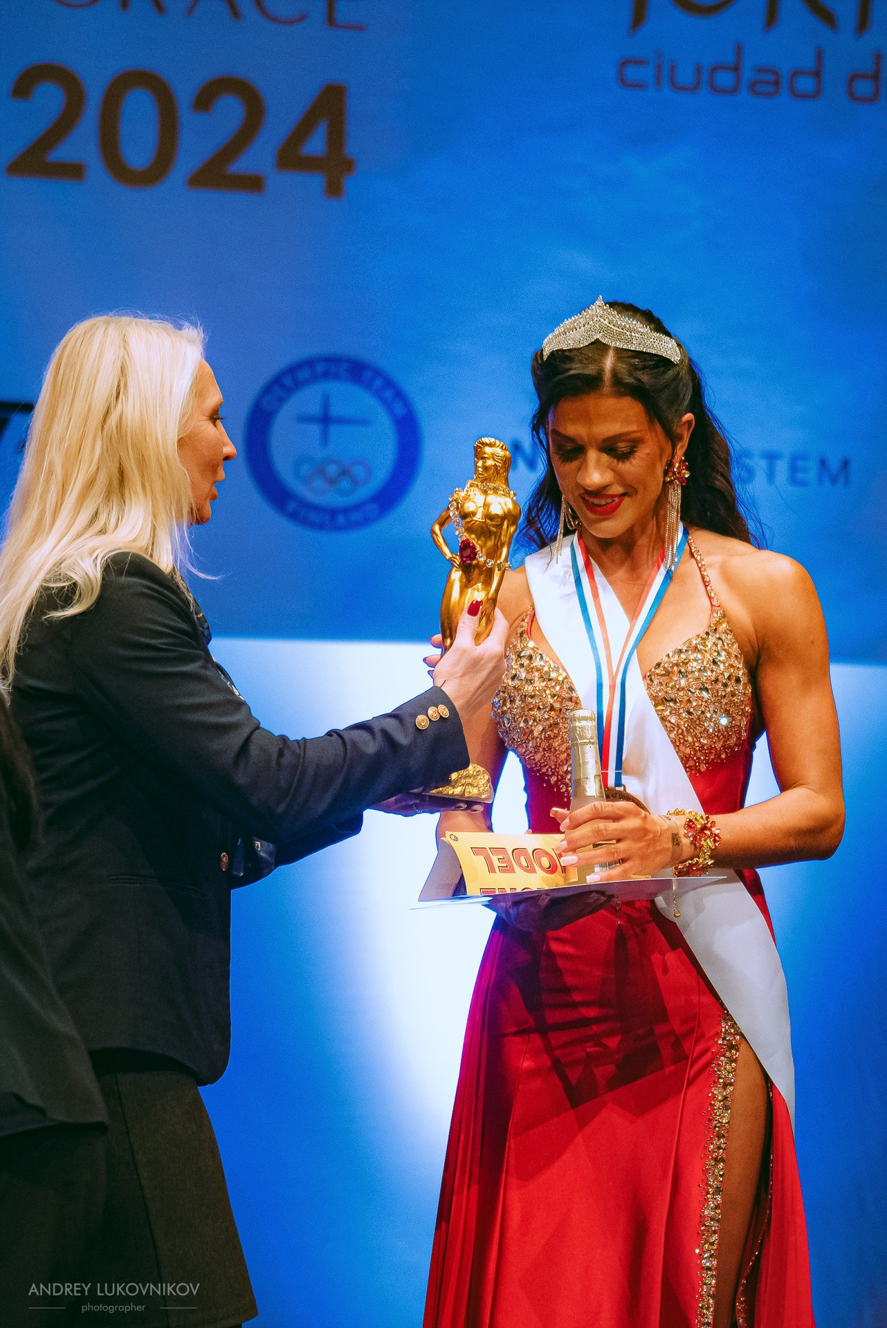 Sesión fotográfica de reportaje para el concurso internacional IFBB Miss Fit Model Europe 2024 en Torrevieja | Fotógrafo Andrey Lukovnikov