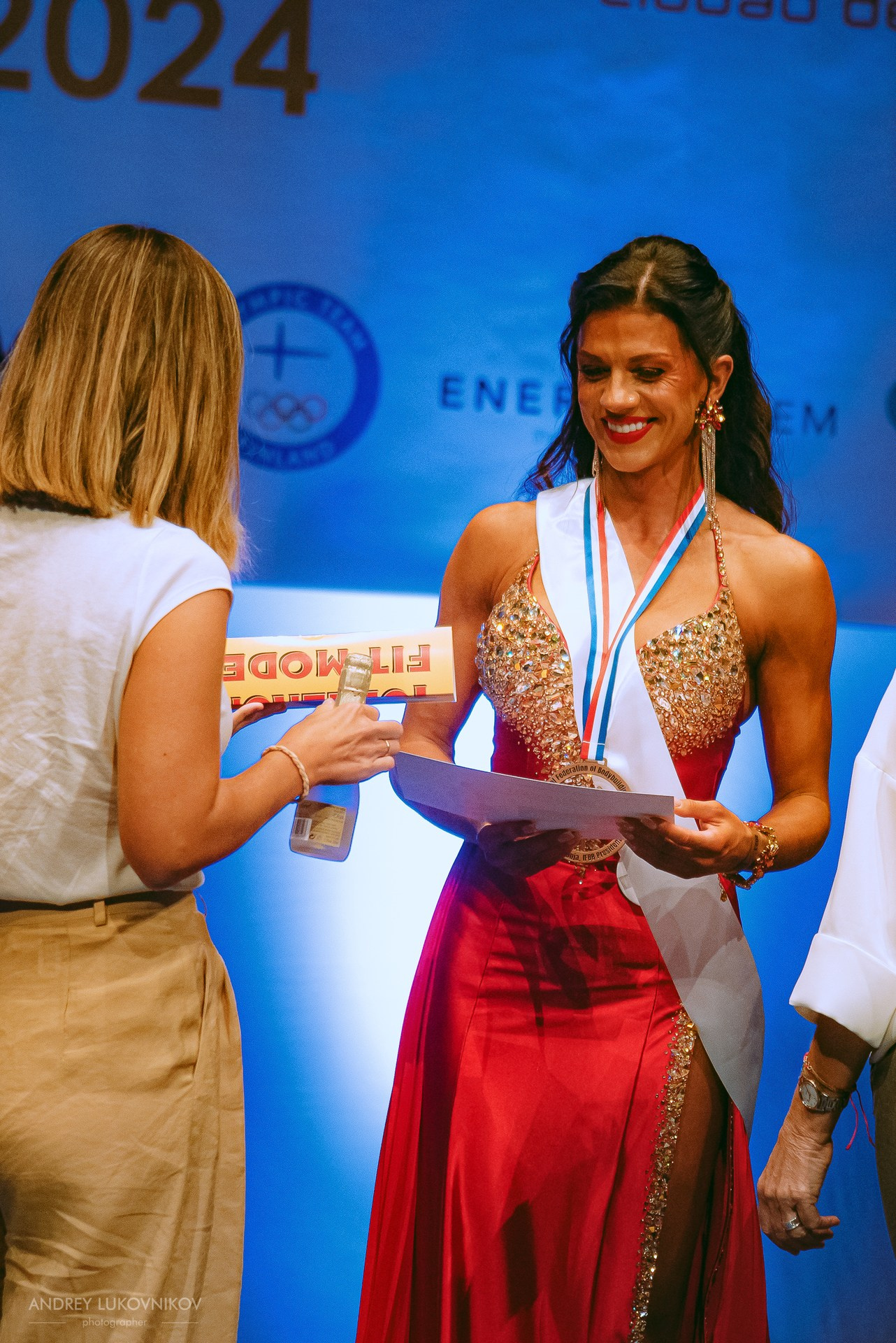 Sesión fotográfica de reportaje para el concurso internacional IFBB Miss Fit Model Europe 2024 en Torrevieja | Fotógrafo Andrey Lukovnikov