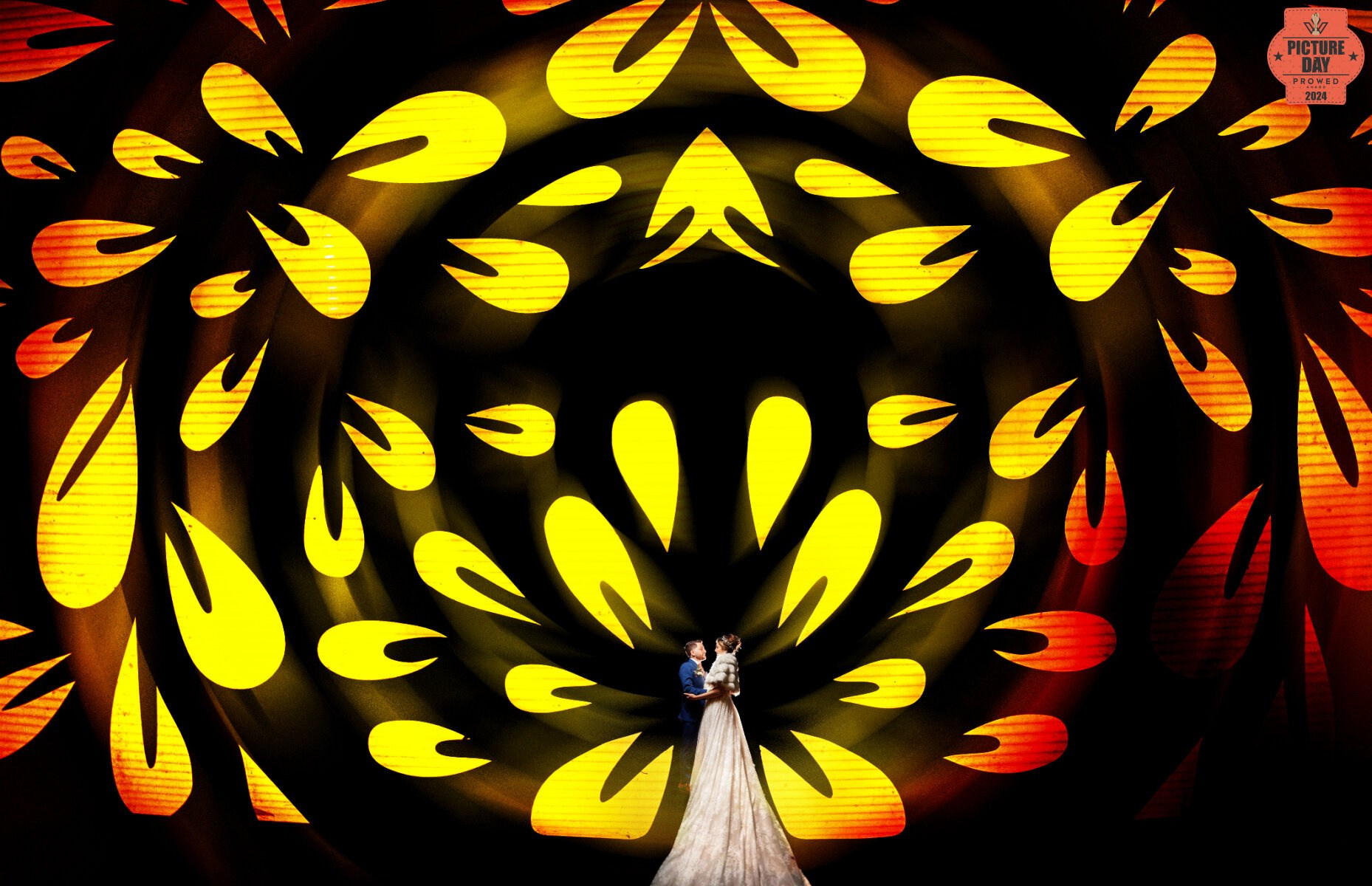 newlyweds-leaving-ceremony-church-cartagena