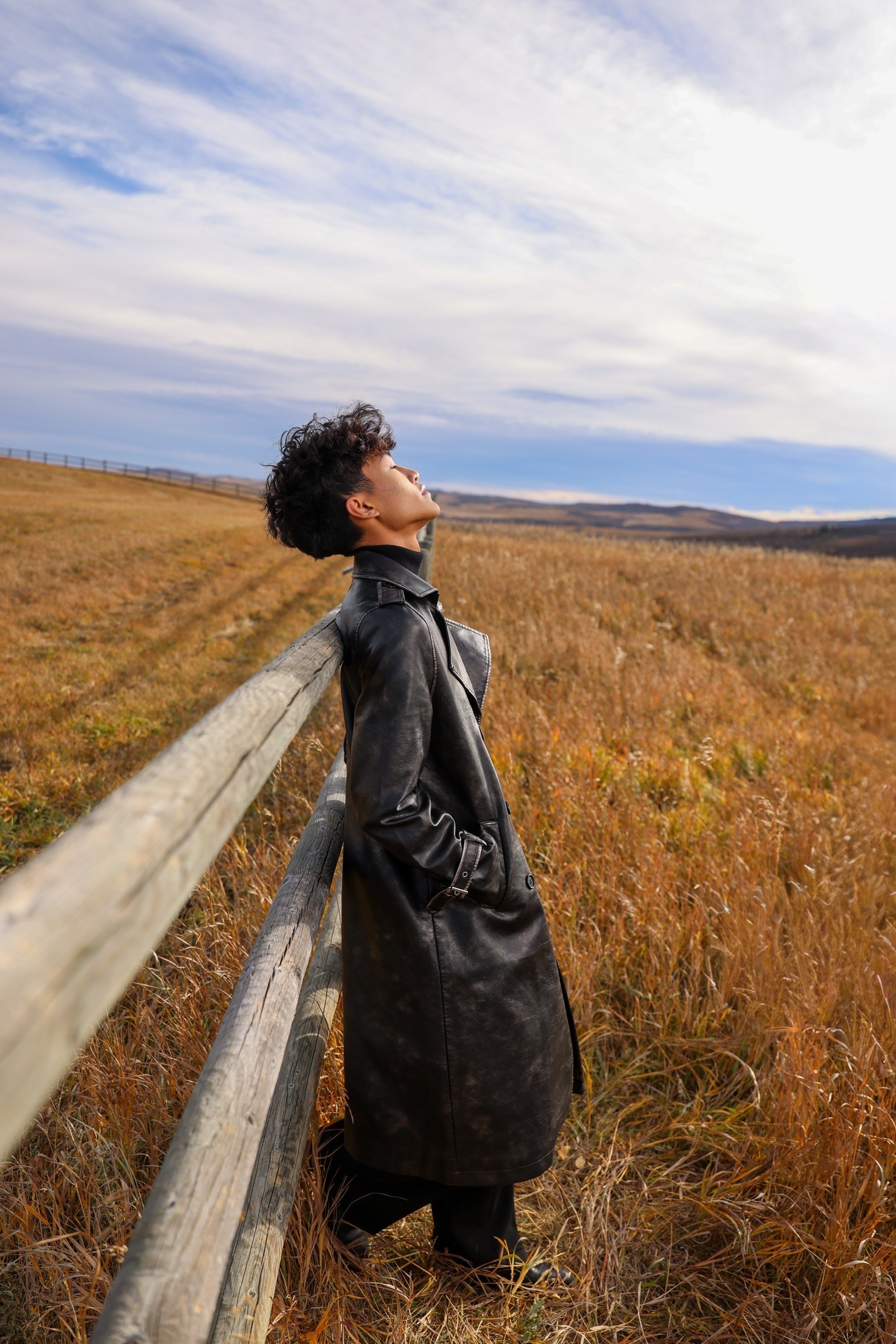 Qura Creative: Creative Branding, Visual Identity & Storytelling Services for Businesses and Projects. Qura Creative — A Multidisciplinary Creative House for Styling, Fashion Direction, Photography & Visual Storytelling