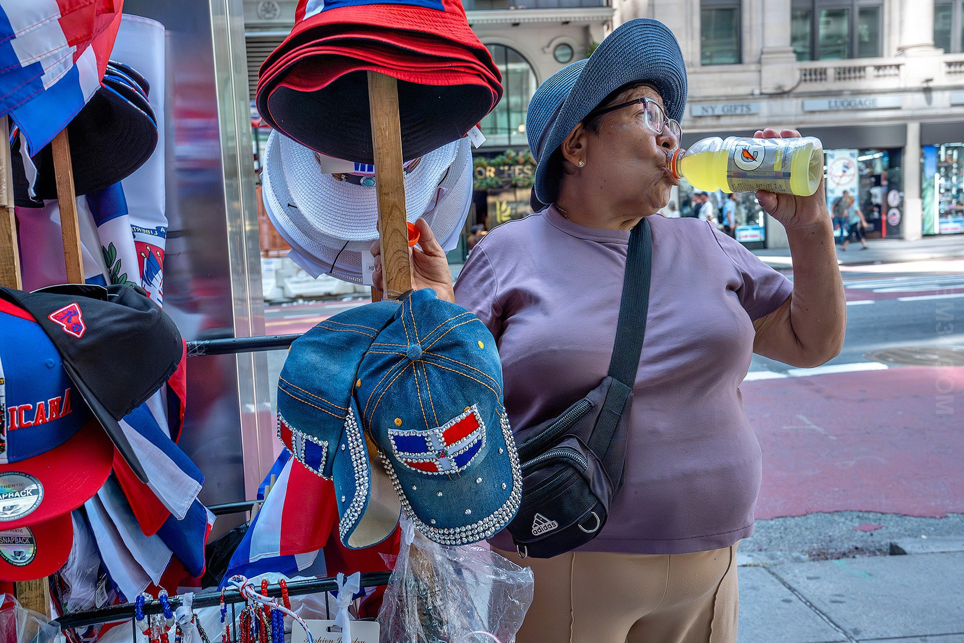 Dominican Day Parade NYC Photos — Sony A9 III + 16-35mm GM Lens Capturing 42nd to 55th Street in Stunning Street Photography. Emin Kuliyev — Award-Winning Wedding Photojournalist NYC & USA | Best Wedding Photographer Known for Candid, Timeless Moments