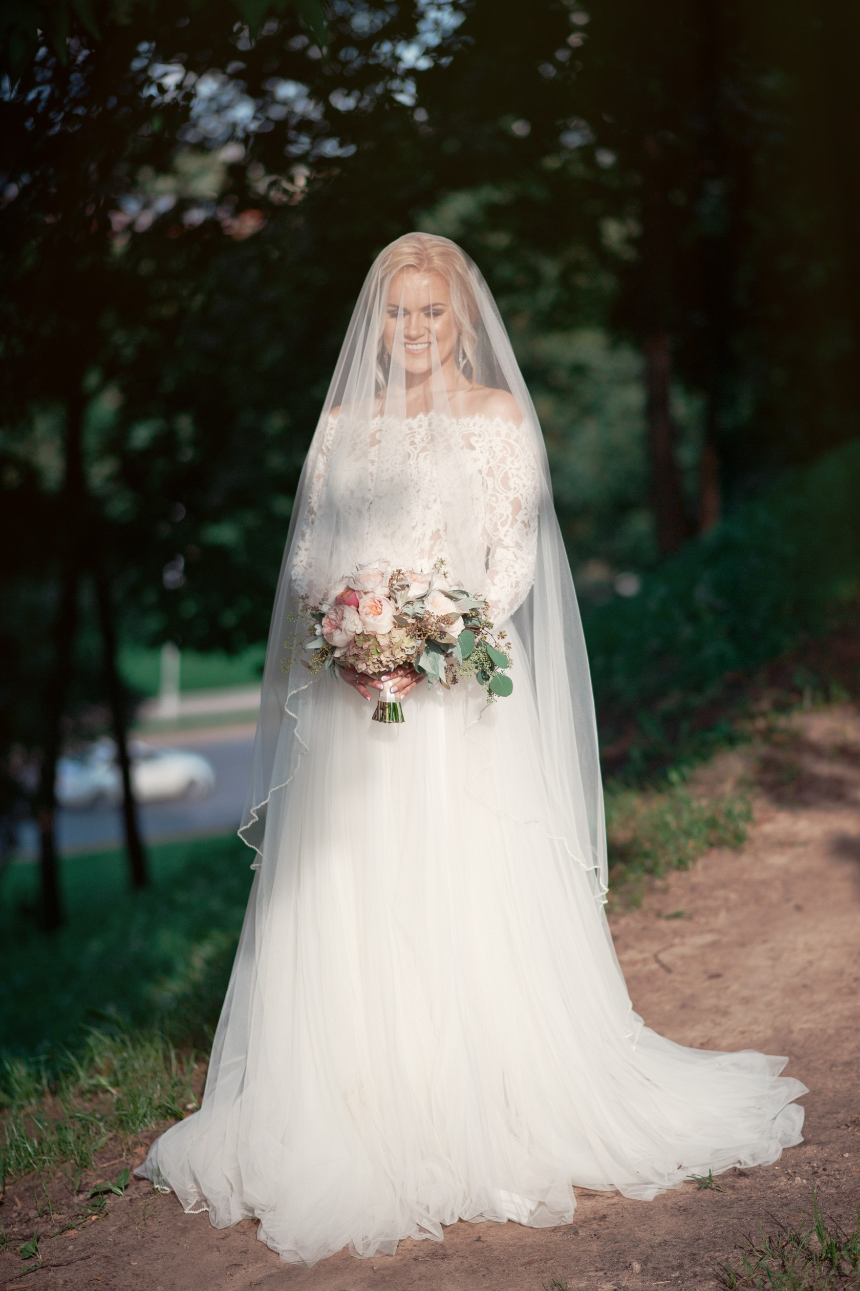 Vestuvių fotosesija, ceremonija, Vestuvių pasiruošimo fotografavimas. Vestuvių fotografas Vilnius Trakai kaina vestuvių fotografavimas fotografė personal.lt photogrpahy kainos jaunoji jaunikis nuotaka santuoka vestuvės, profesionali natūrali meninė reportažinė klasikinė fotosesija, vestuvių fotosesija gamtoje dvare