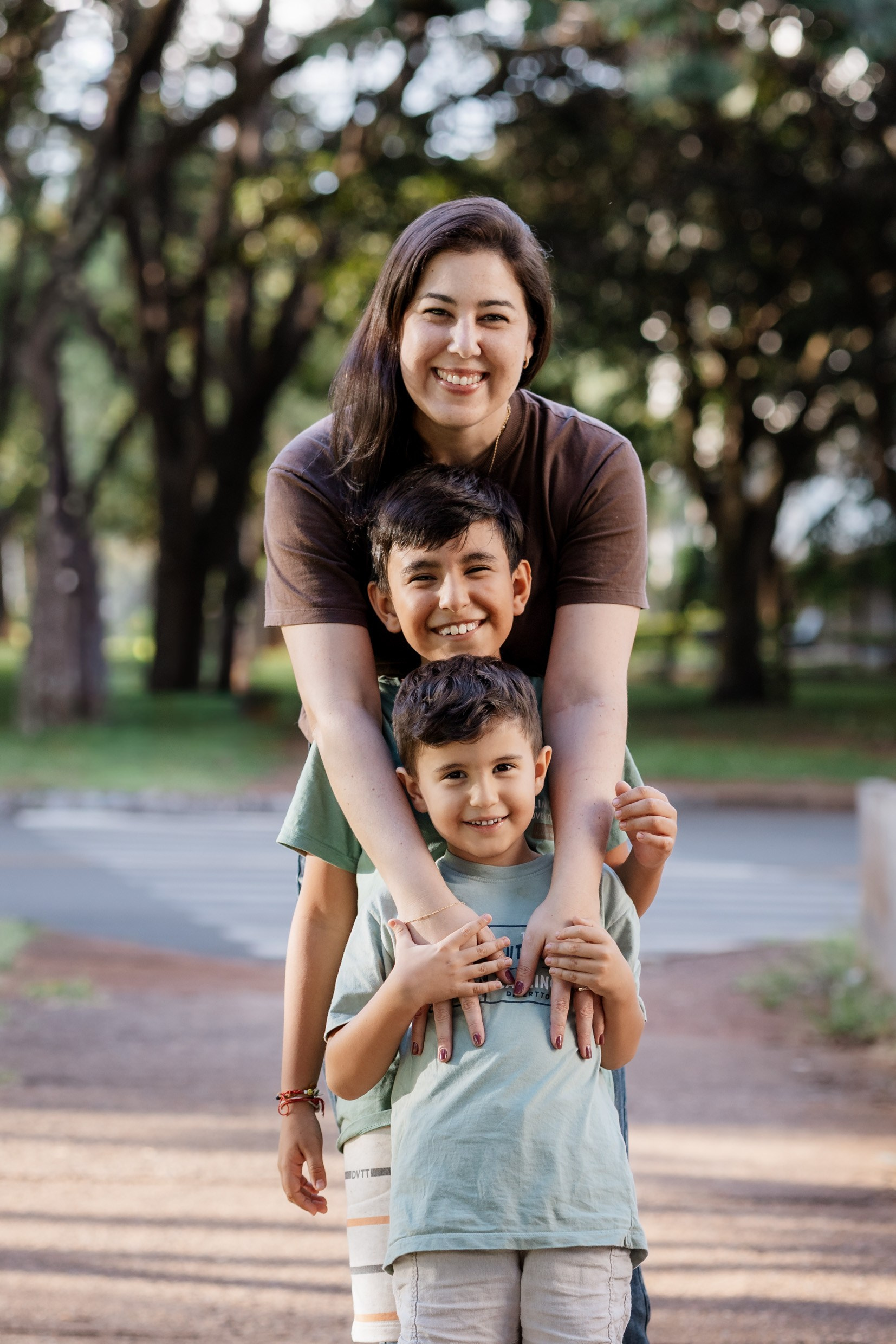 Ensaio mãe e filhos em Brasília • Asa Norte | Fotografia de Família. Fotógrafa em Brasília e Recife | Ensaios de família, gestante e festas infantis — Ize Fotografia