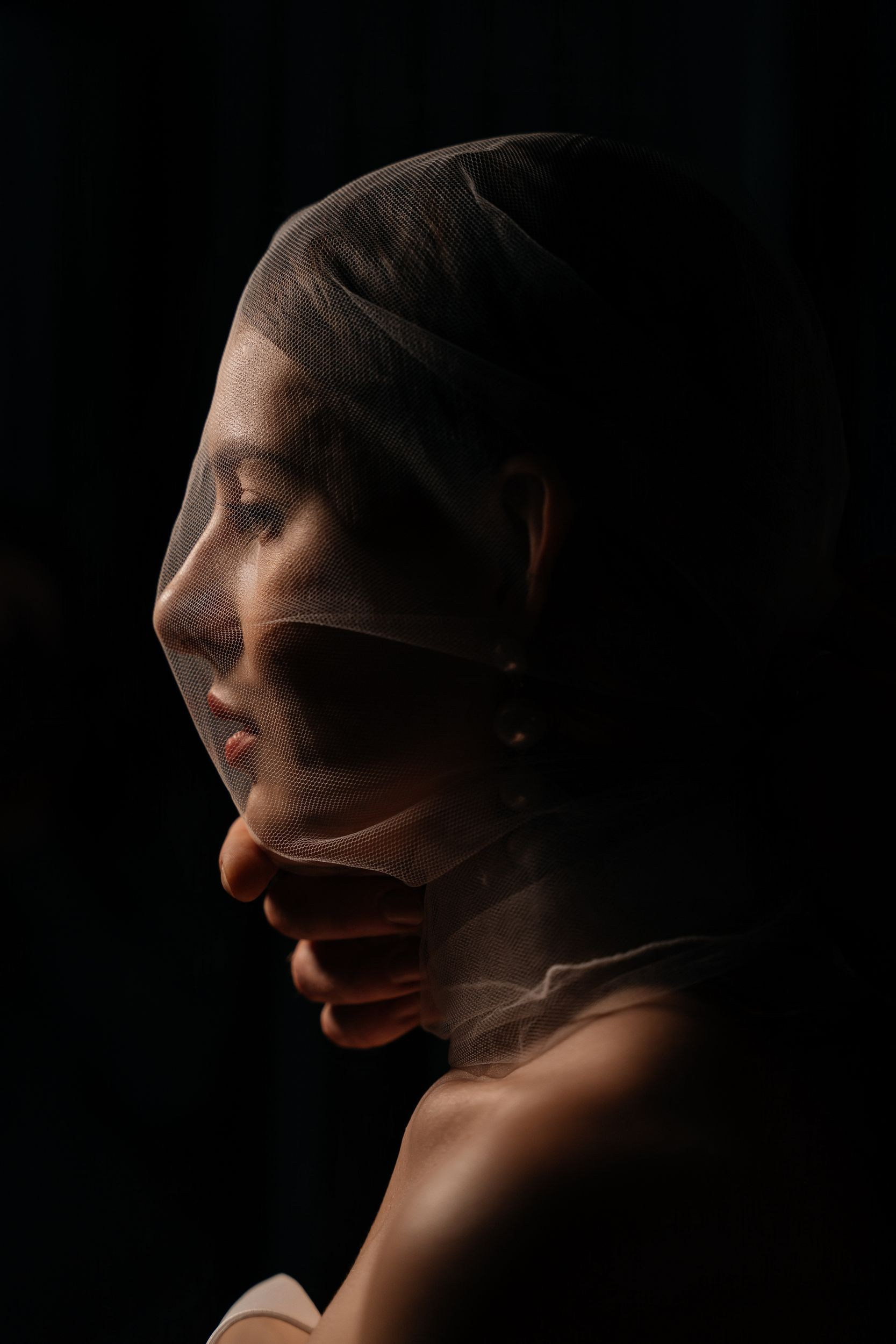 Getting Ready Together Before the Wedding Day. Wedding photographer & videographer Frankfurt | Denis Mirosnik