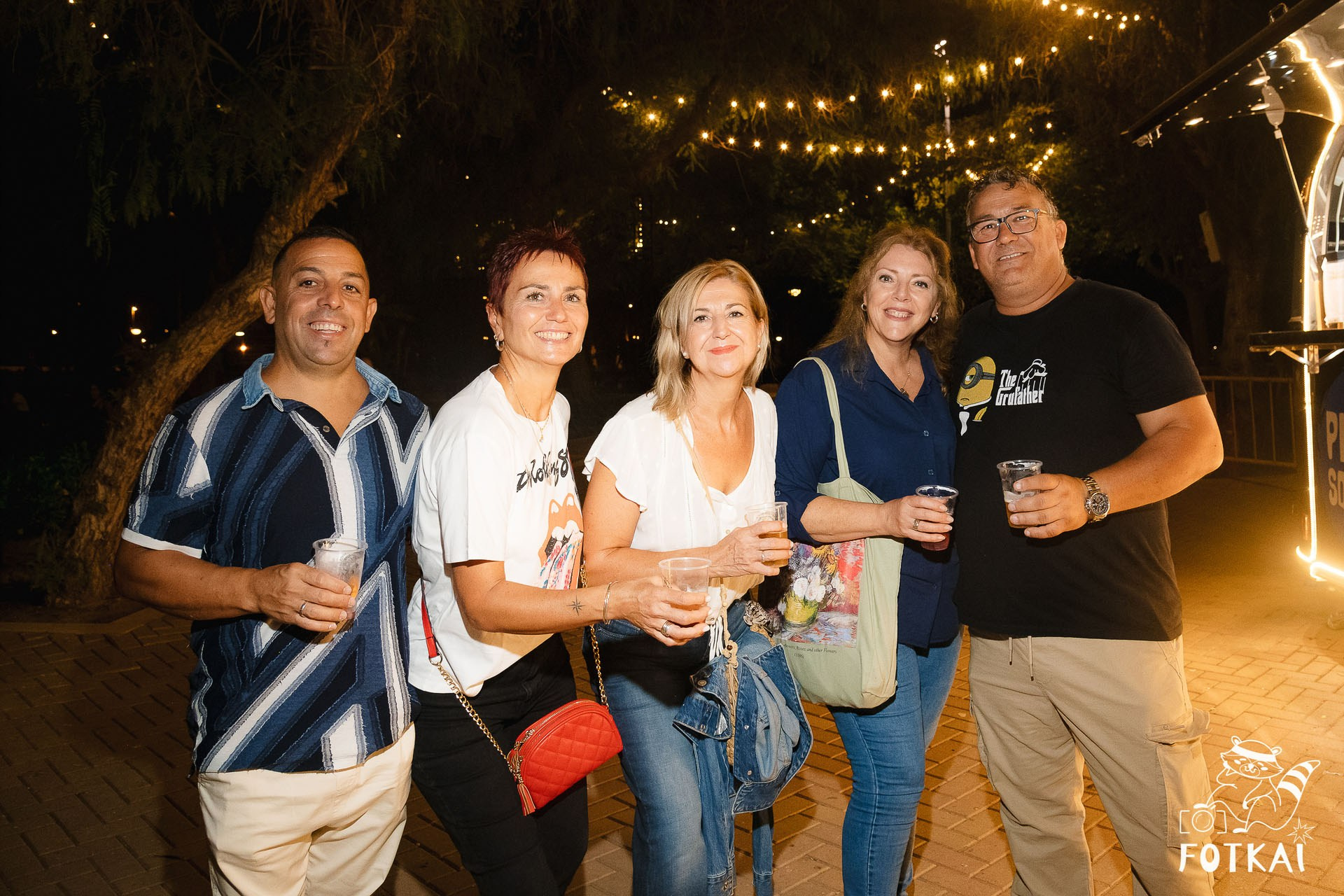 Фотоотчёт Street Food Market Torrevieja — Seguridad Social & Las Hienas DJs | FOTKAI