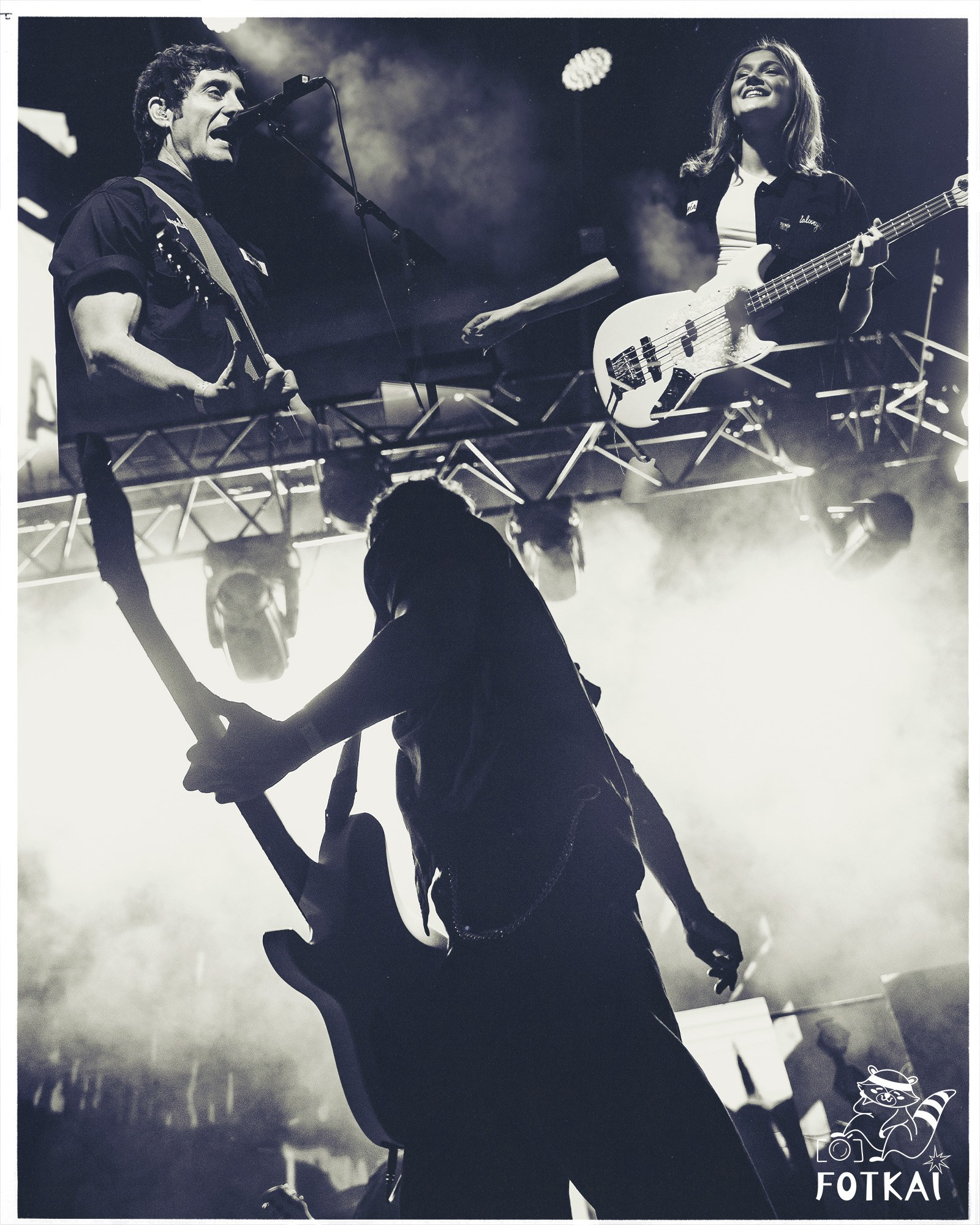 Sidonie y La La Love You en Torrevieja: una noche de contrastes que encendió el Palacio de los Deportes | FOTKAI