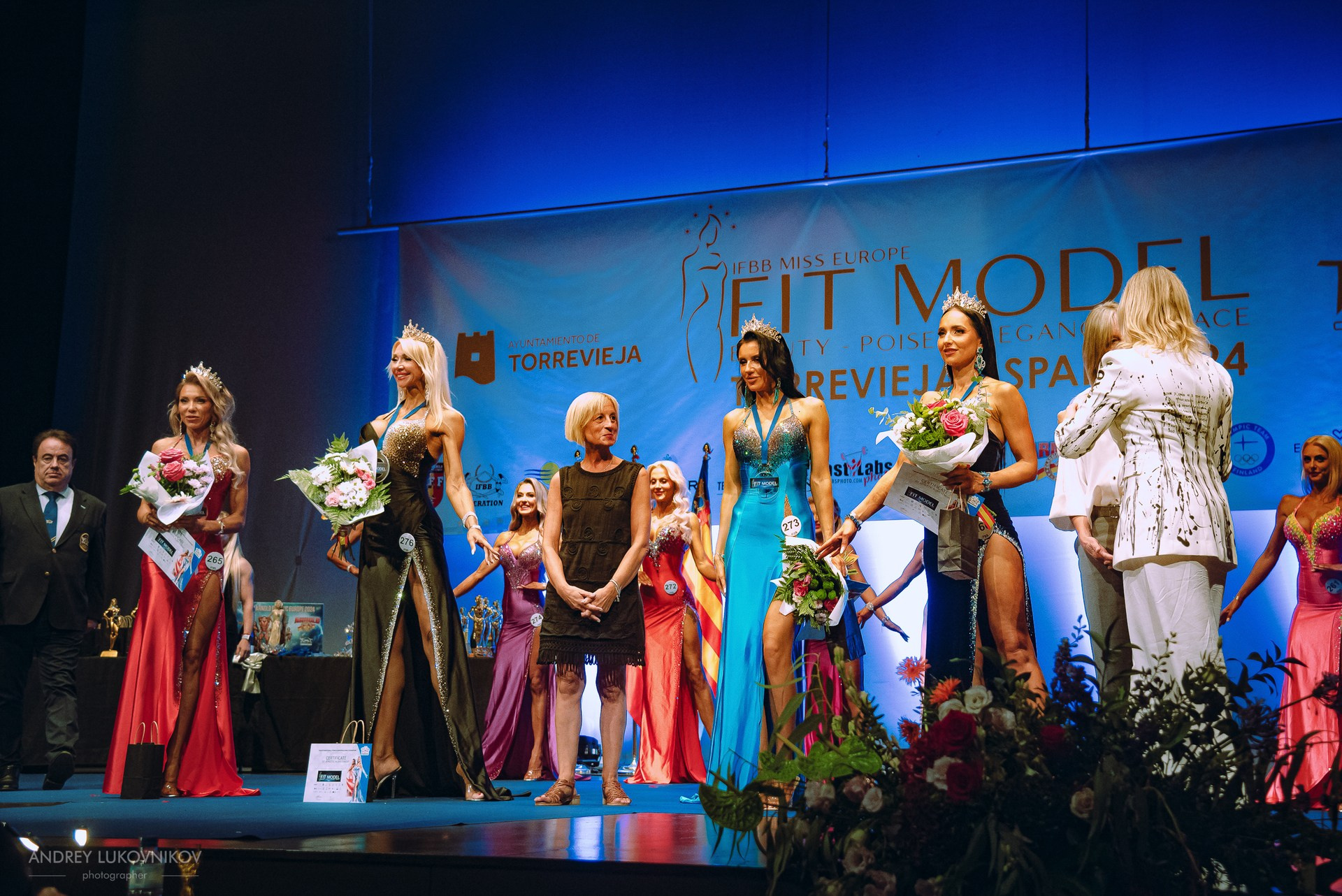 Sesión fotográfica de reportaje para el concurso internacional IFBB Miss Fit Model Europe 2024 en Torrevieja | Fotógrafo Andrey Lukovnikov