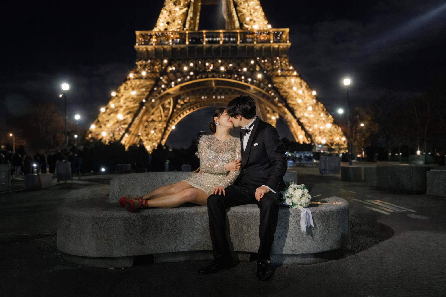 Night Photography in Paris: The Ultimate Luxury Experience for Couples & Proposals. Photographe à Paris