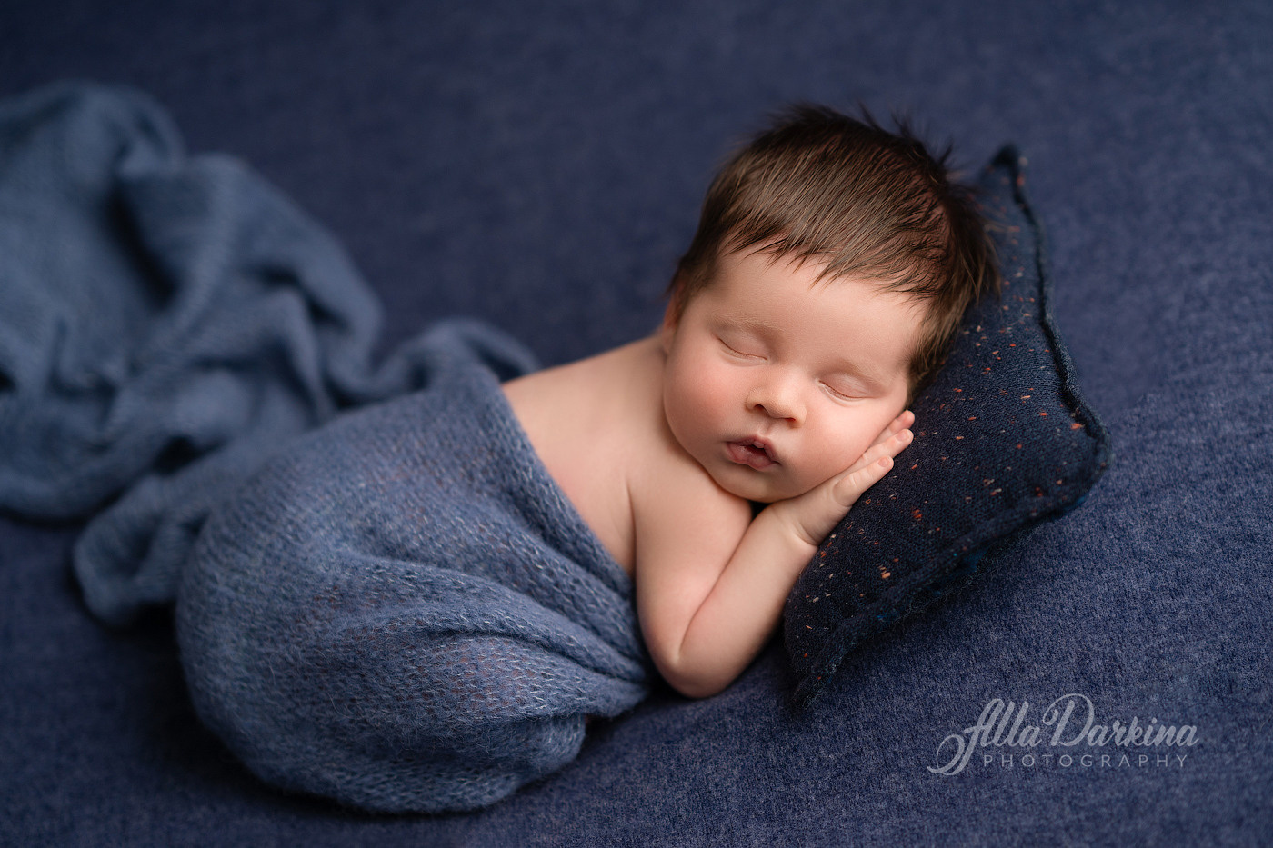 Newborn session price guide. Newborn and family photographer. Hills District. Sydney