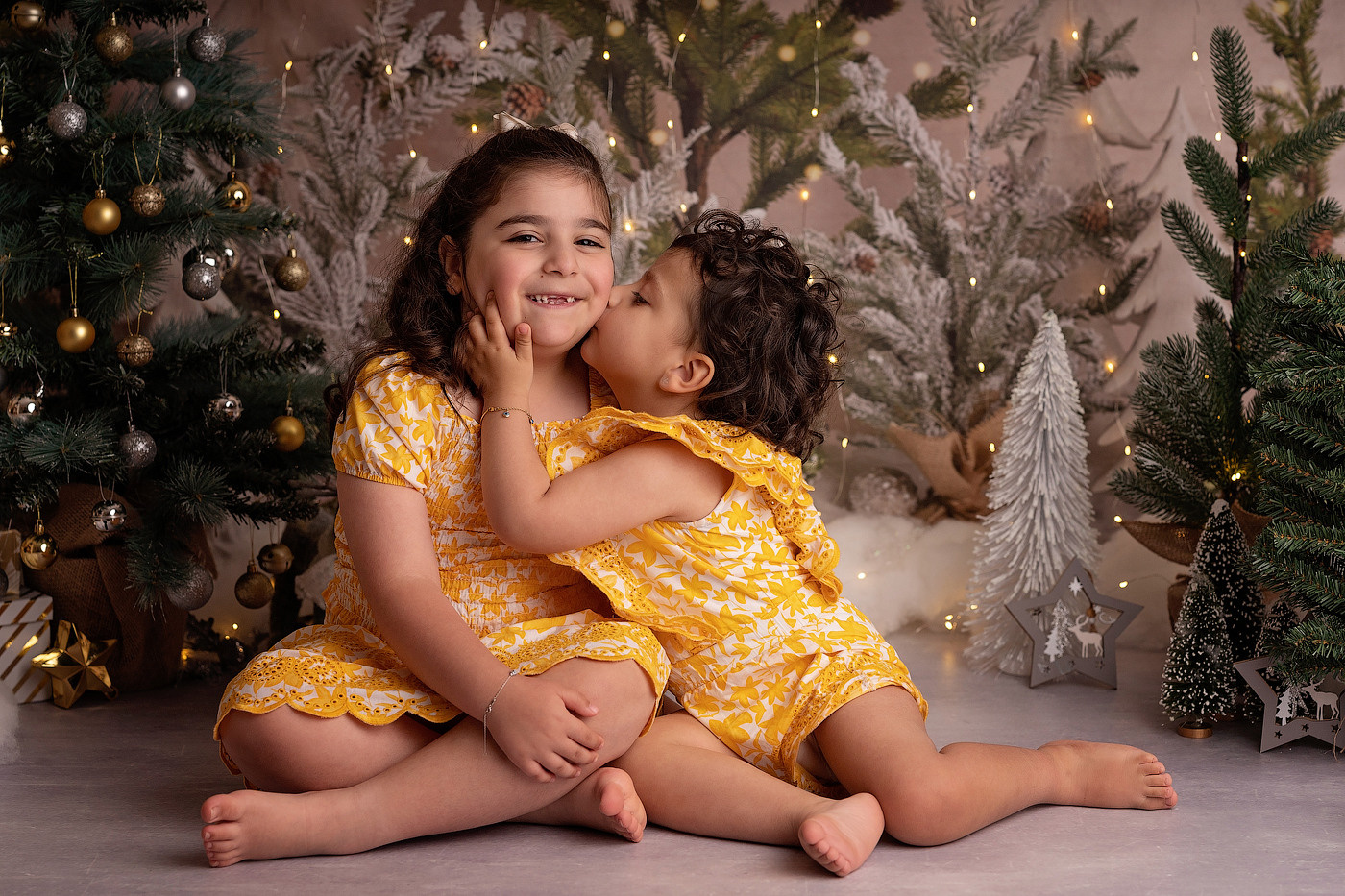 Christmas mini sessions 2022| Sydney. Newborn and family photographer. Hills District. Sydney