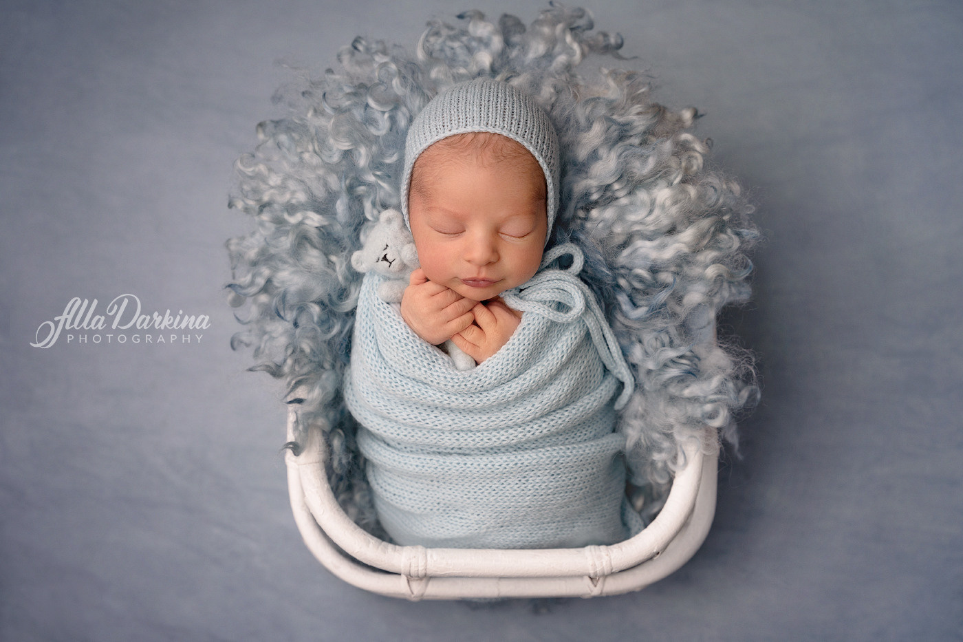 Newborn session price guide. Newborn and family photographer. Hills District. Sydney
