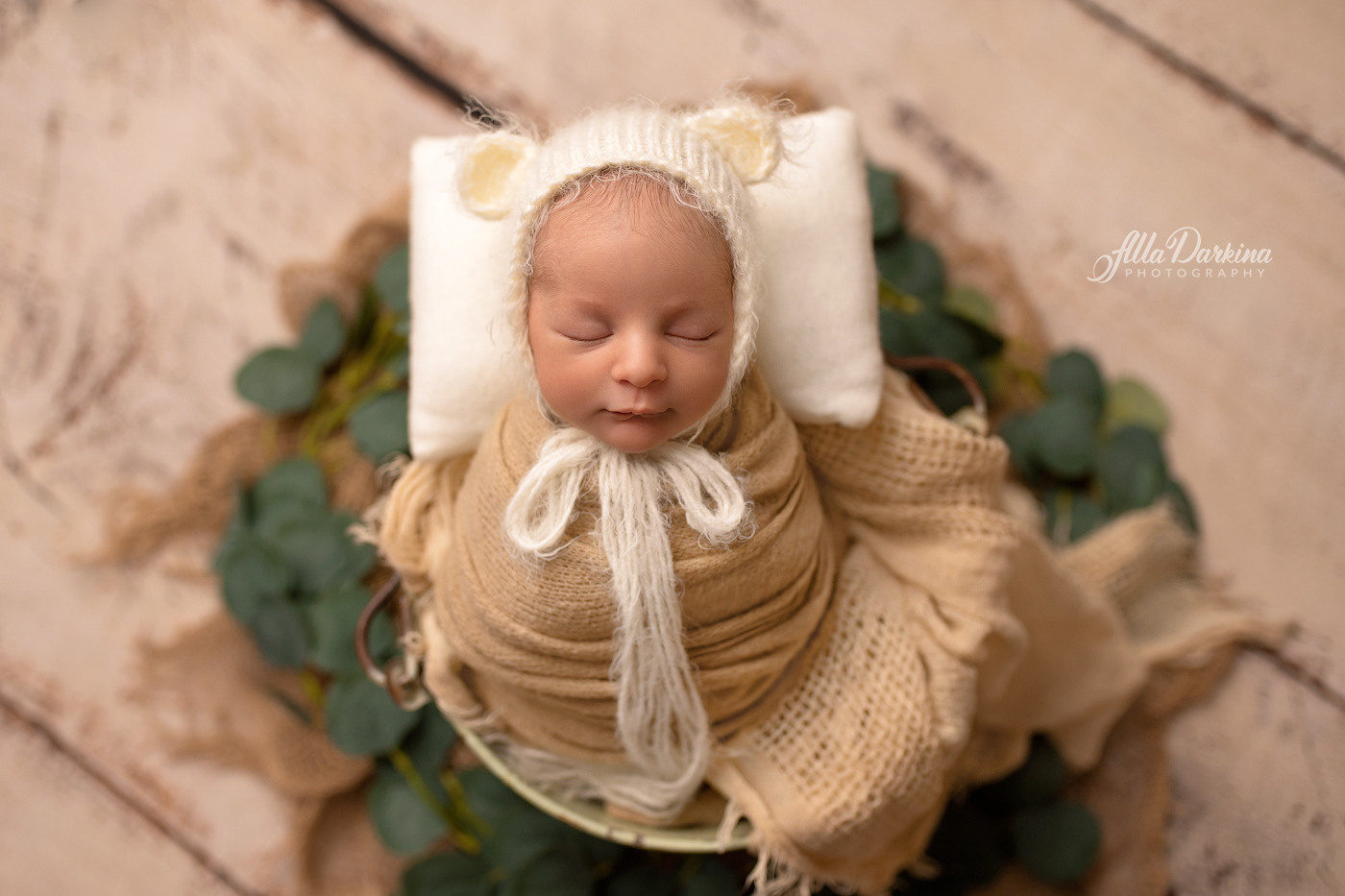 Newborn session price guide. Newborn and family photographer. Hills District. Sydney