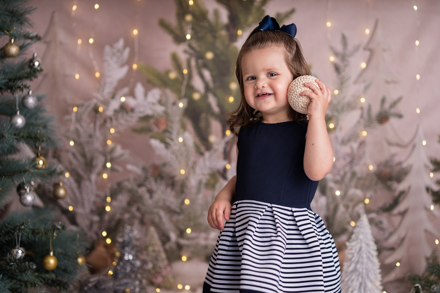 Christmas mini sessions 2022| Sydney. Newborn and family photographer. Hills District. Sydney
