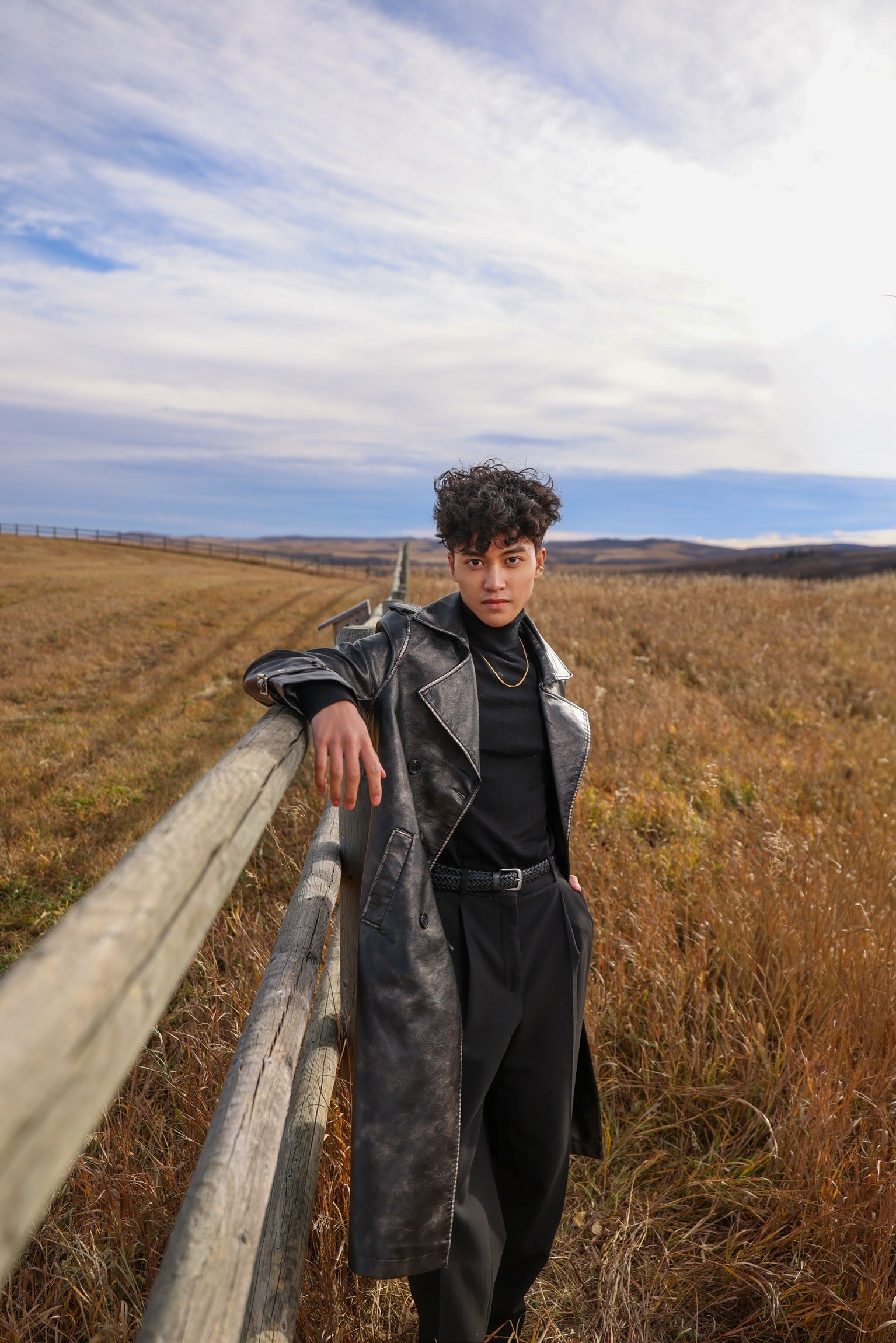 Qura Creative: Creative Branding, Visual Identity & Storytelling Services for Businesses and Projects. Qura Creative — A Multidisciplinary Creative House for Styling, Fashion Direction, Photography & Visual Storytelling