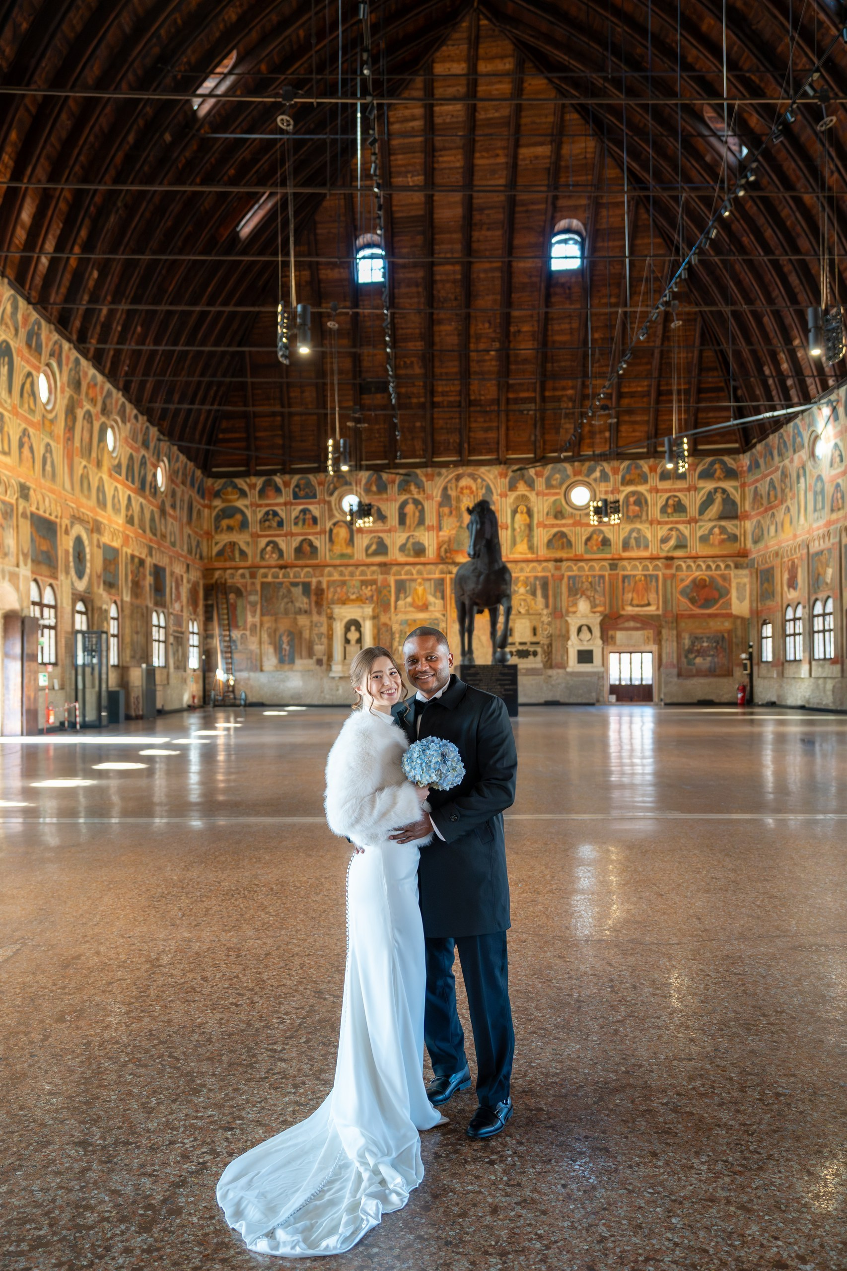 Wedding at Caffè Pedrocchi, Padua. El Velo Blanco I Wedding Photographers