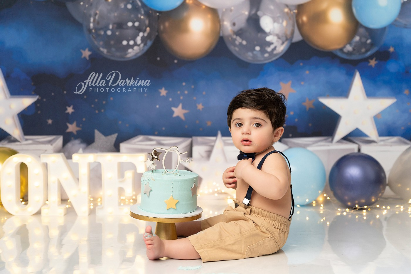 Starry Night Cake Smash Session. Newborn and family photographer. Hills District. Sydney