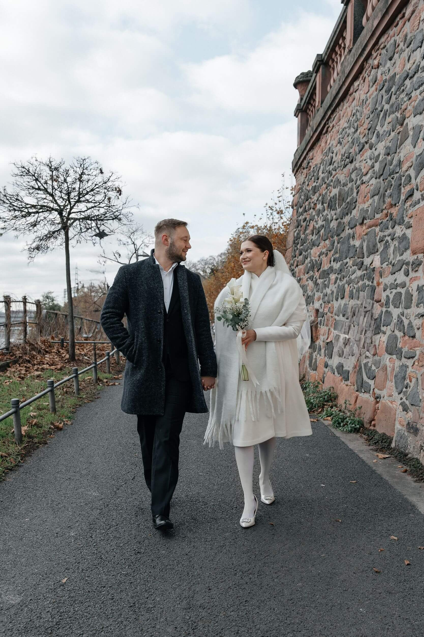 Autumn Civil Wedding in Frankfurt Höchst. Wedding photographer & videographer Frankfurt | Denis Mirosnik