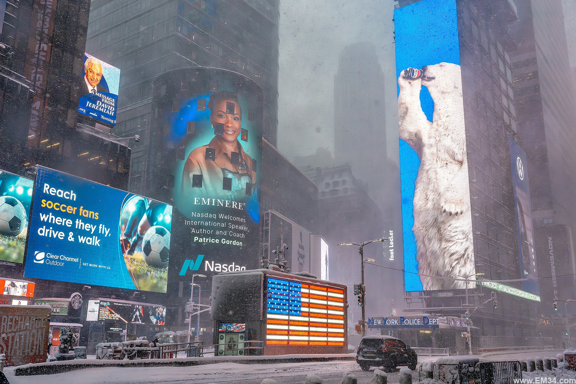 Blizzard in Manhattan, New York — two days ago. After 25 years here I braved the freezing storm to capture fairy-tale snow at iconic spots. Emin Kuliyev — Award-Winning Wedding Photojournalist NYC & USA | Best Wedding Photographer Known for Candid, Timeless Moments