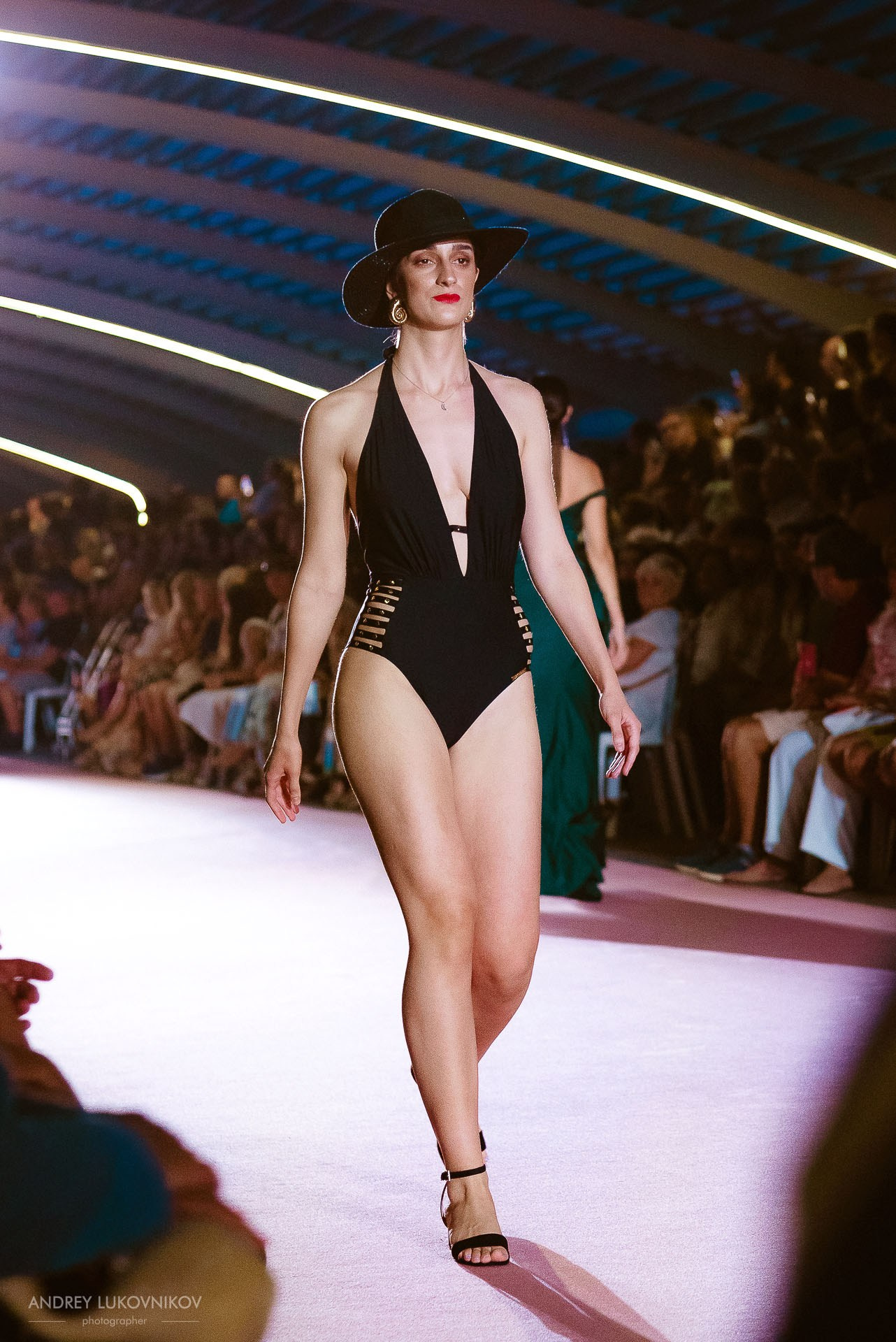 Reportaje del Fin de Semana de Torrevieja 2024 — Fotógrafo de Desfiles de Moda en España, Andrey Lukovnikov