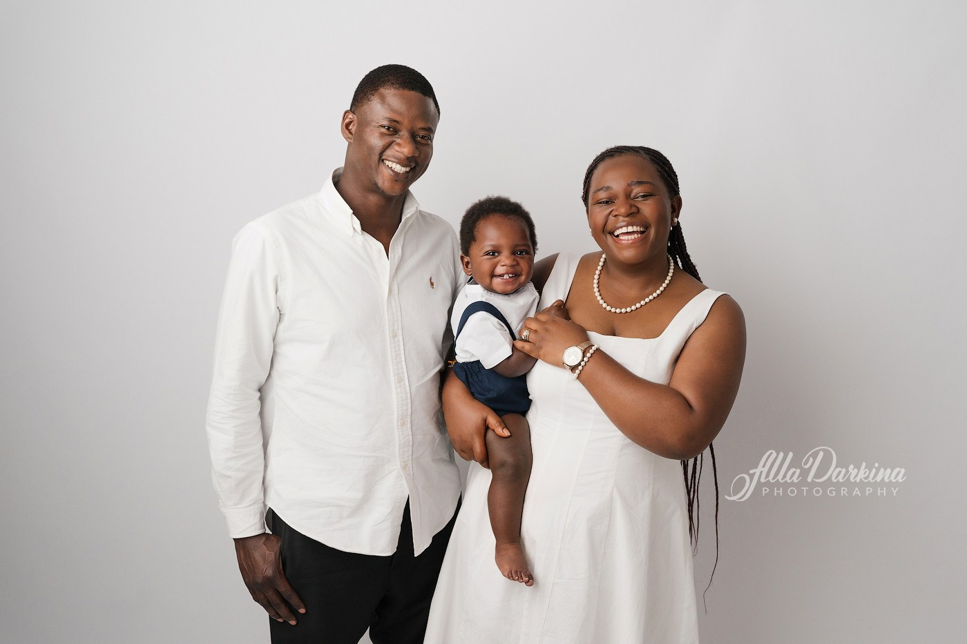 Photo session for 3-12 months babies price guide. Newborn and family photographer. Hills District. Sydney