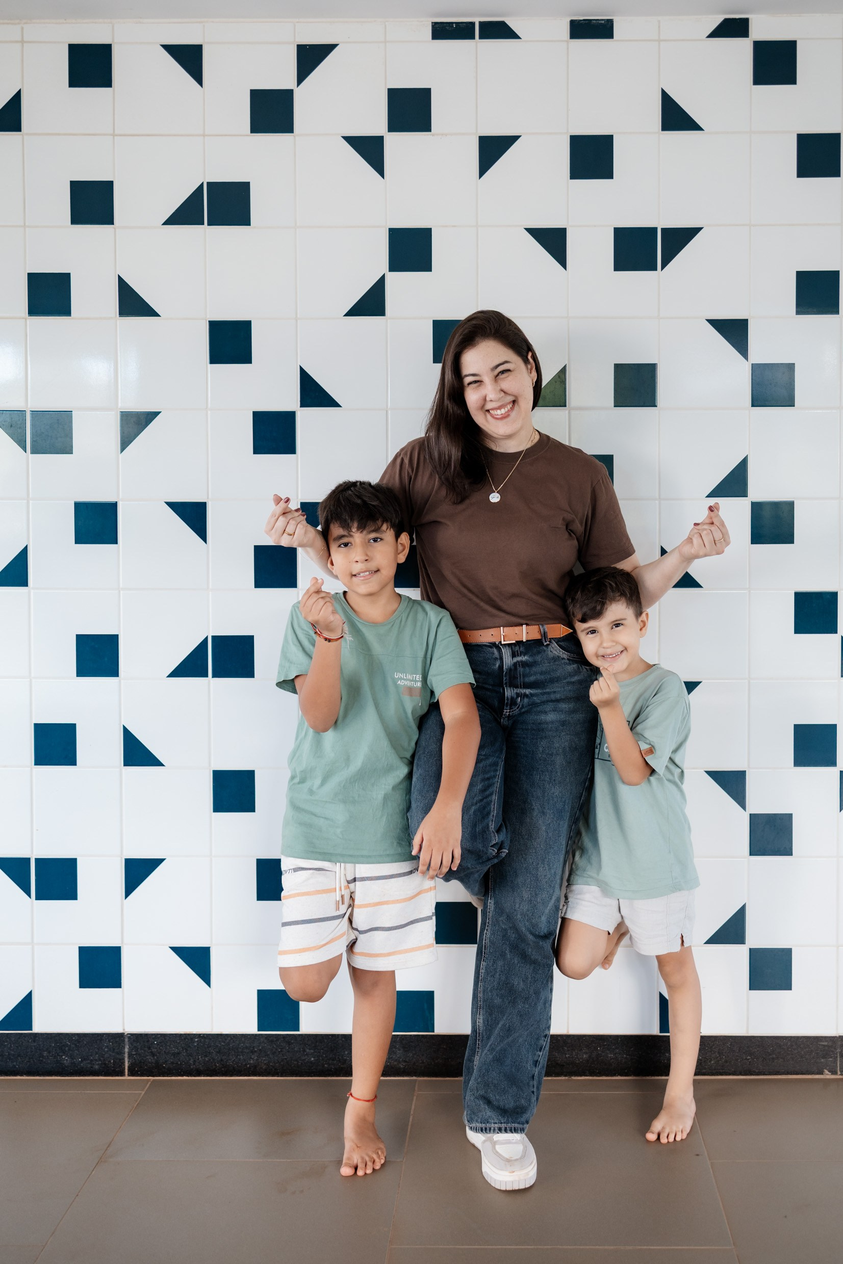 Ensaio mãe e filhos em Brasília • Asa Norte | Fotografia de Família. Fotógrafa em Brasília e Recife | Ensaios de família, gestante e festas infantis — Ize Fotografia