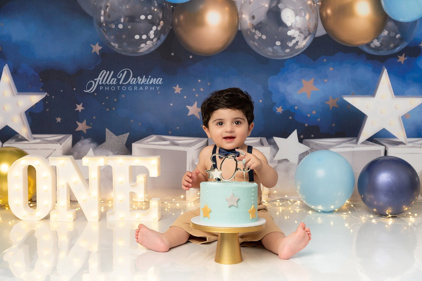 Starry Night Cake Smash Session. Newborn and family photographer. Hills District. Sydney