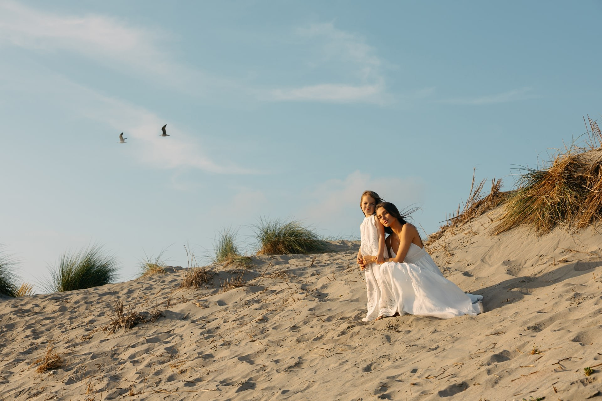 Mother & Daughter Photoshoot in the Dunes — Hoek van Holland. Romantic & Soulful Photography by Natalia Olhova in Rotterdam
