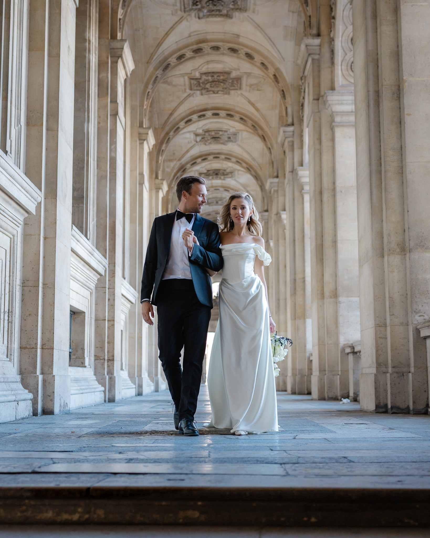 Elegante elopement trouwreportage van Diane en Cris aan het Louvre - Kapture Fotografie