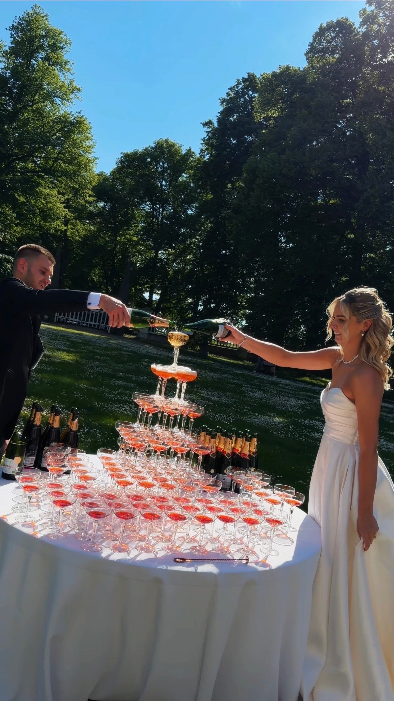 Behind the Wedding – pulmasisulooja ja pruudi assistent