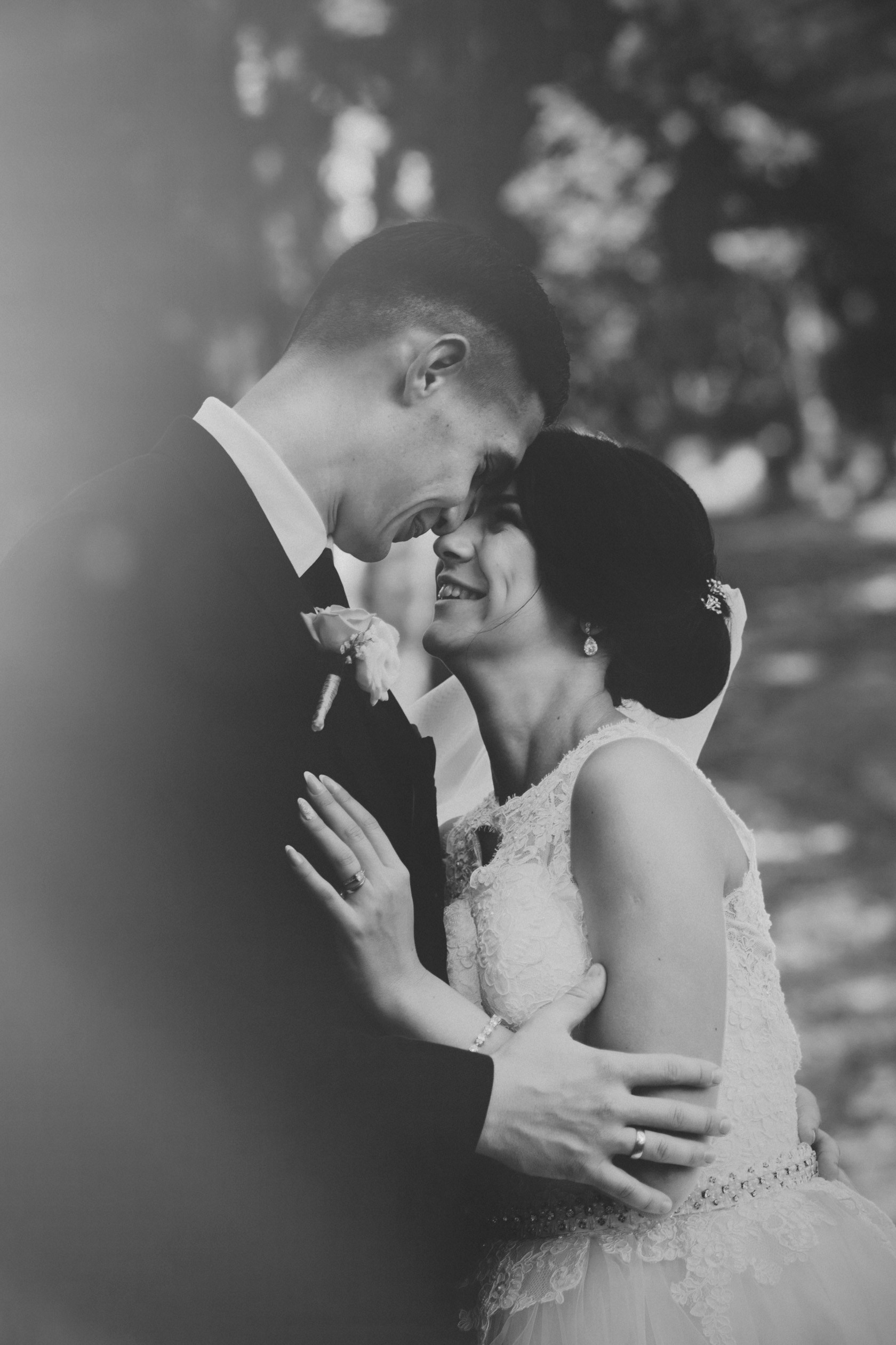 Vestuvių fotosesija, ceremonija, Vestuvių pasiruošimo fotografavimas. Vestuvių fotografas Vilnius Trakai kaina vestuvių fotografavimas fotografė personal.lt photogrpahy kainos jaunoji jaunikis nuotaka santuoka vestuvės, profesionali natūrali meninė reportažinė klasikinė fotosesija, vestuvių fotosesija gamtoje dvare