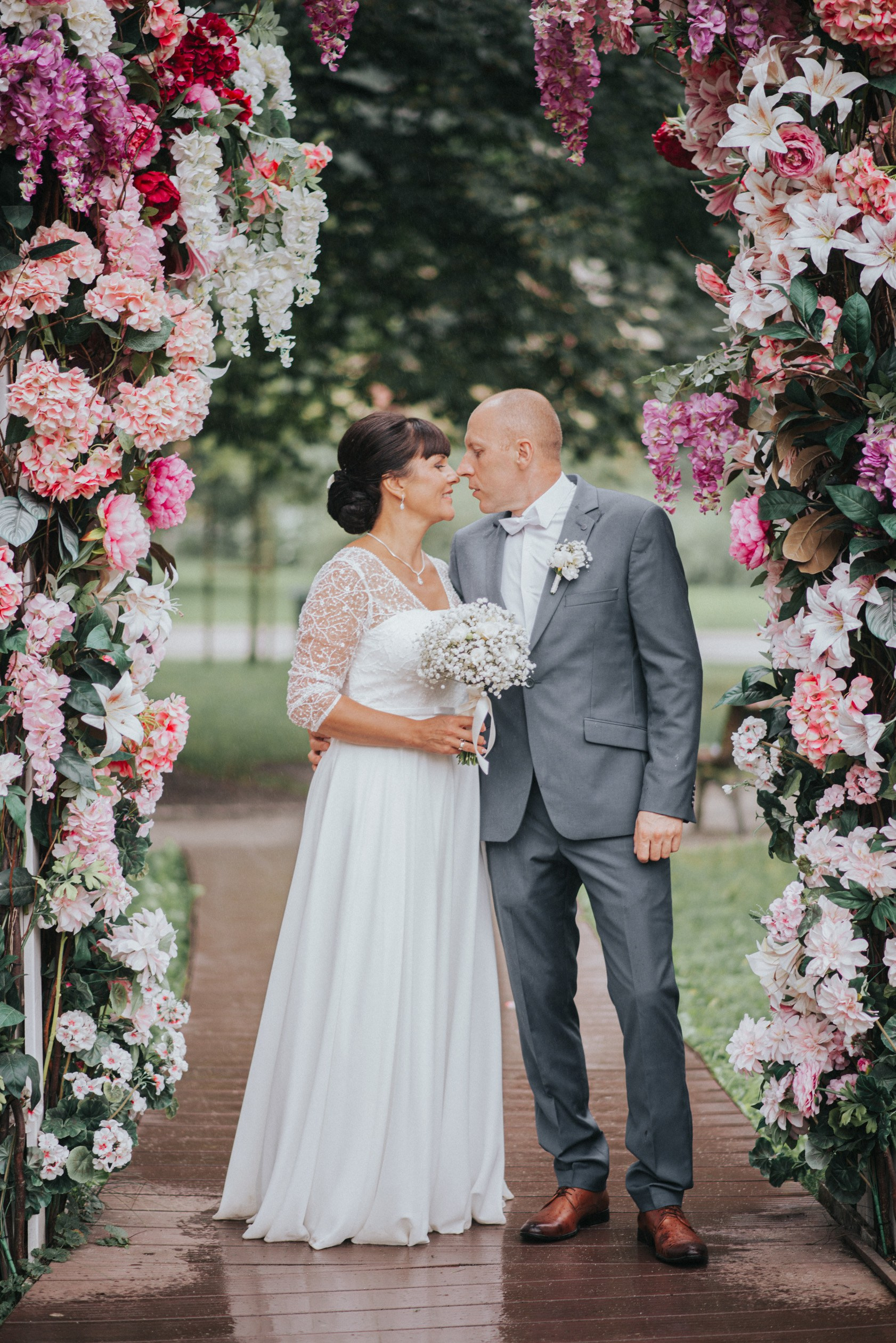 Vestuvių fotosesija, ceremonija, Vestuvių pasiruošimo fotografavimas. Vestuvių fotografas Vilnius Trakai kaina vestuvių fotografavimas fotografė personal.lt photogrpahy kainos jaunoji jaunikis nuotaka santuoka vestuvės, profesionali natūrali meninė reportažinė klasikinė fotosesija, vestuvių fotosesija gamtoje dvare