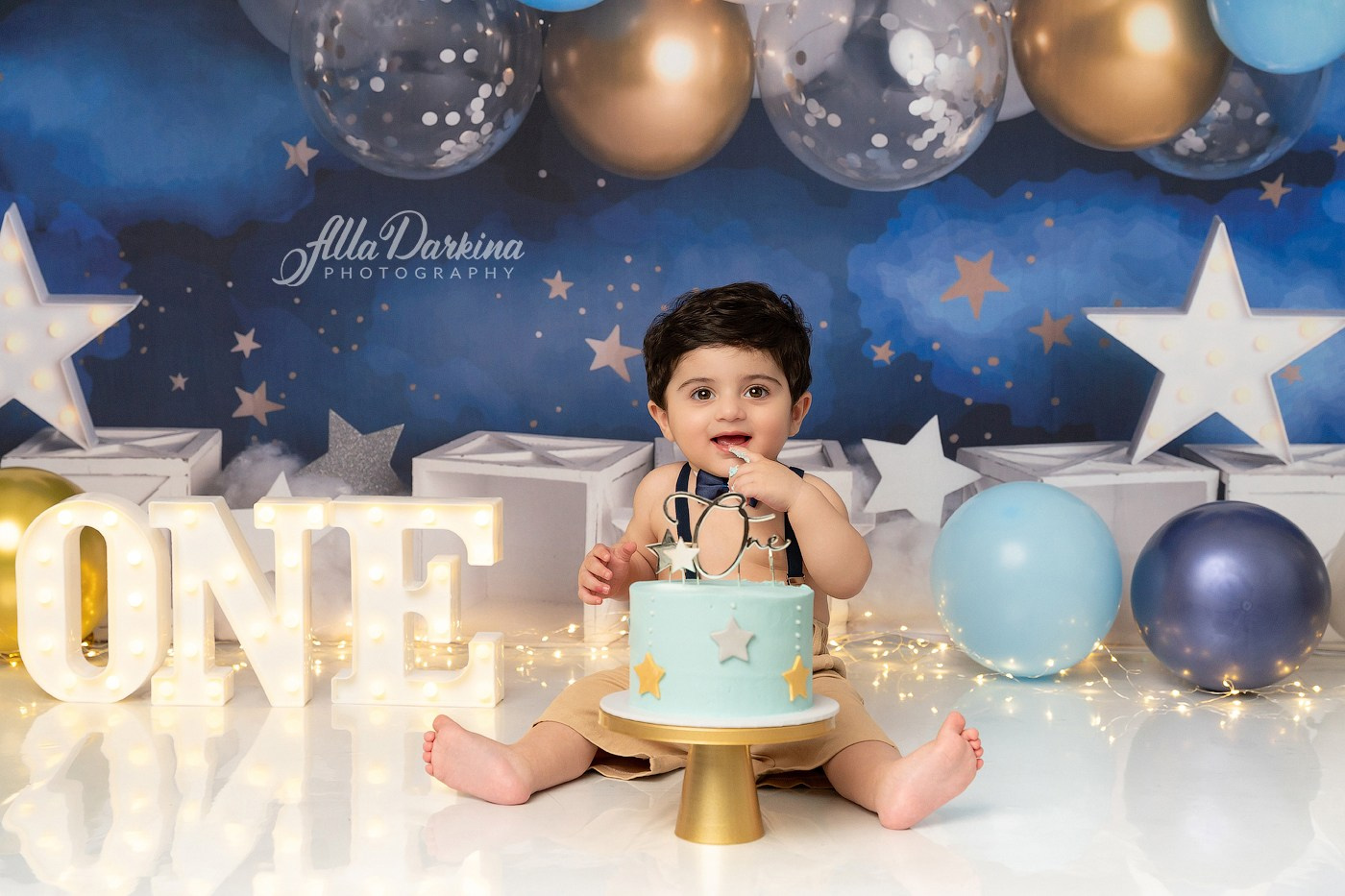 Starry Night Cake Smash Session. Newborn and family photographer. Hills District. Sydney