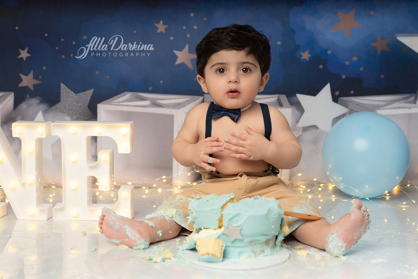 Starry Night Cake Smash Session. Newborn and family photographer. Hills District. Sydney